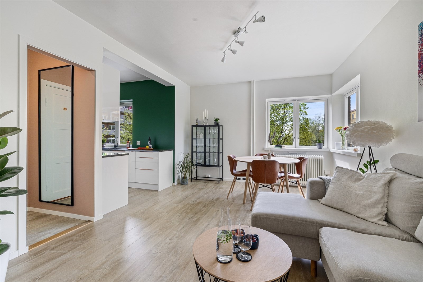 - Boligen har en godt utnyttet plantegning med en fin soneinndeling - Galleribilde