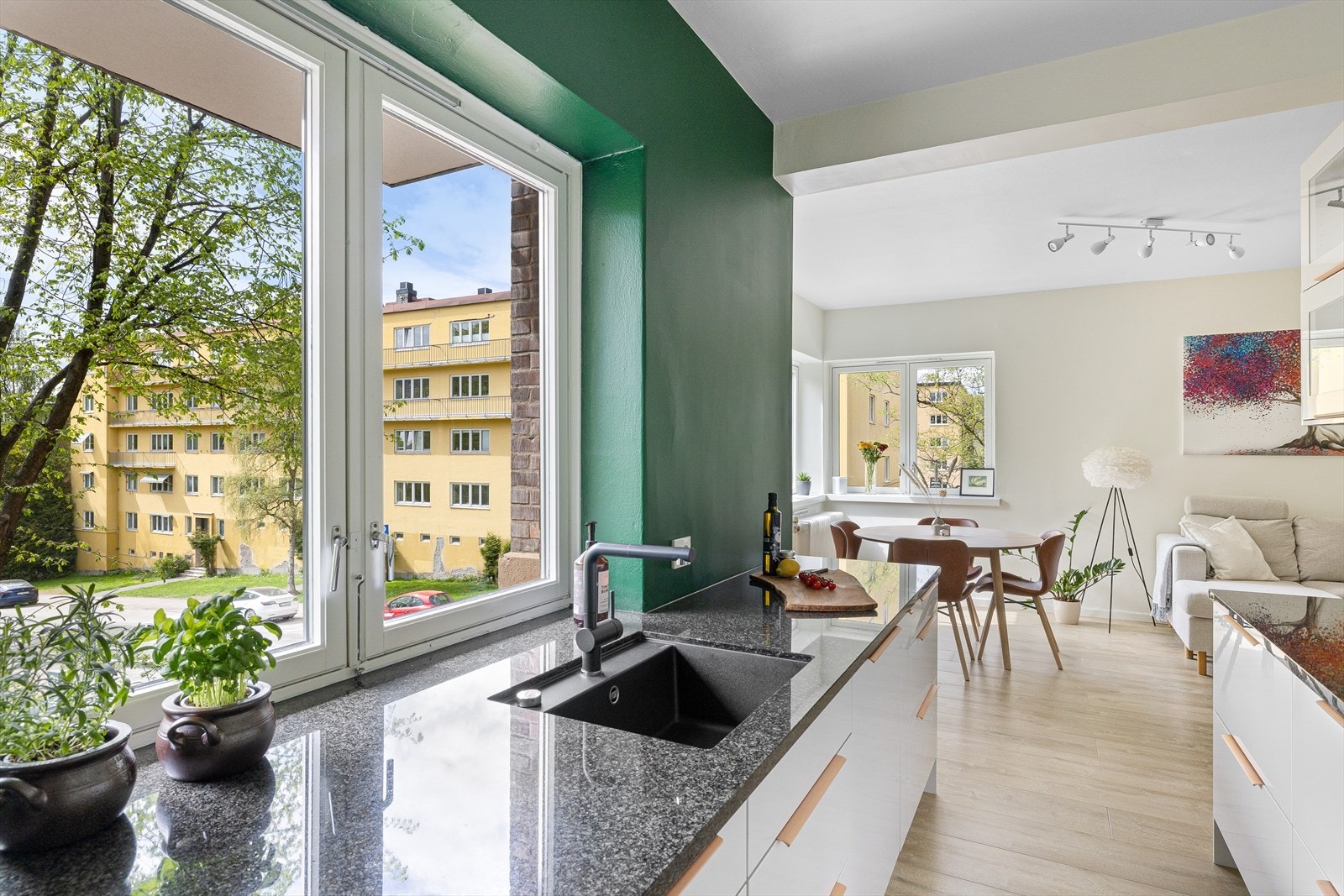 - Har du noen spørsmål? Kontakt Christoffer Edstrøm Jacobsen - (t): 469 09 717 - Nordvik eiendomsmegling - Galleribilde