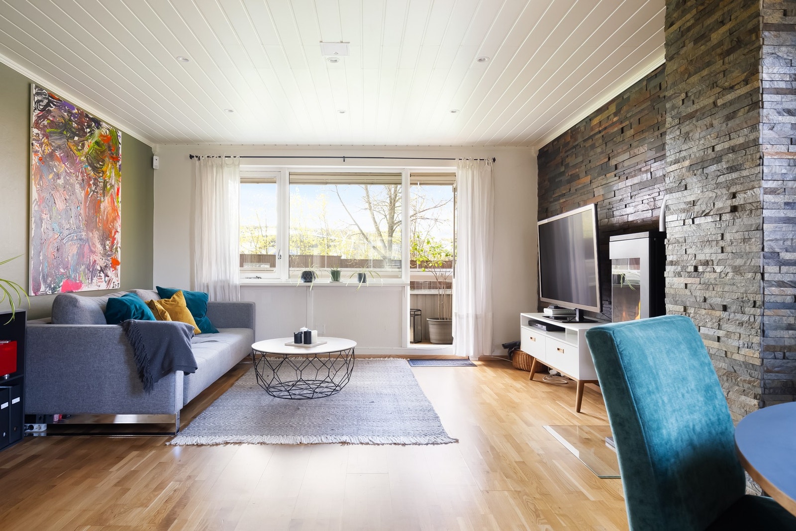 Christer Sebbah v/ EIE Løren ønsker velkommen til Karl Staaffs vei 74! Galleribilde