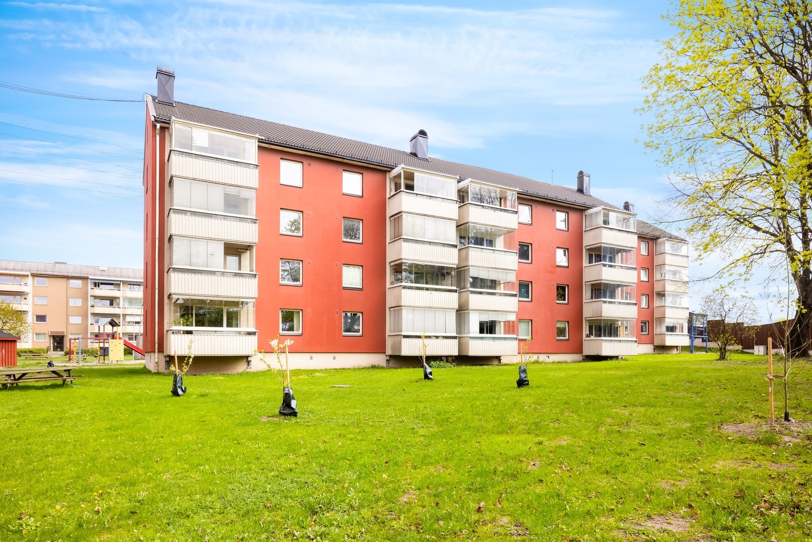 Borettslaget fremstår som et trygt borettslag som blant annet kan by på flotte fellesarealer med flere lekeplasser og sittegrupper. Galleribilde