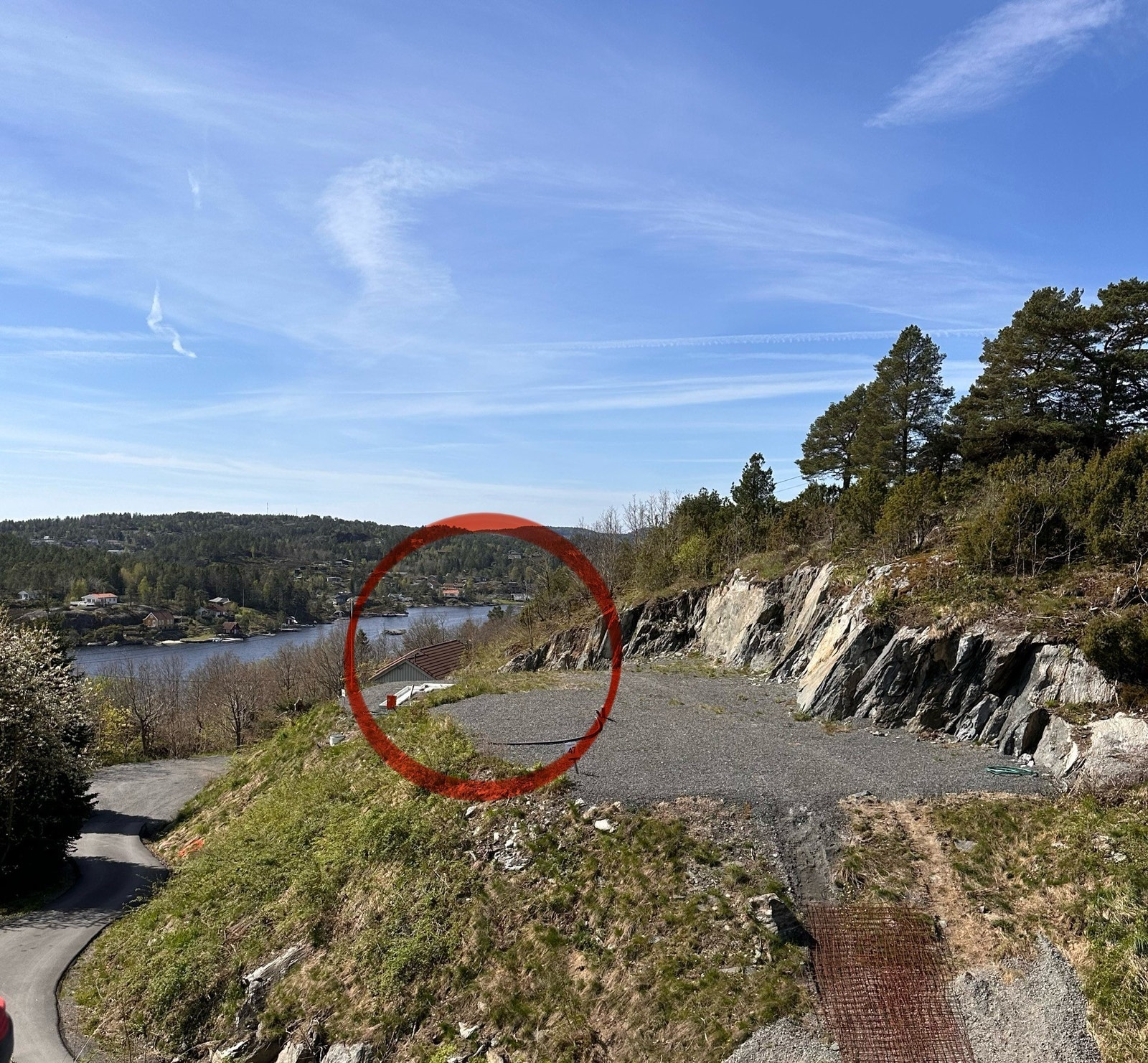 Tomt 46 på Sandviken Sjøpark. Ringmuren er satt opp Galleribilde