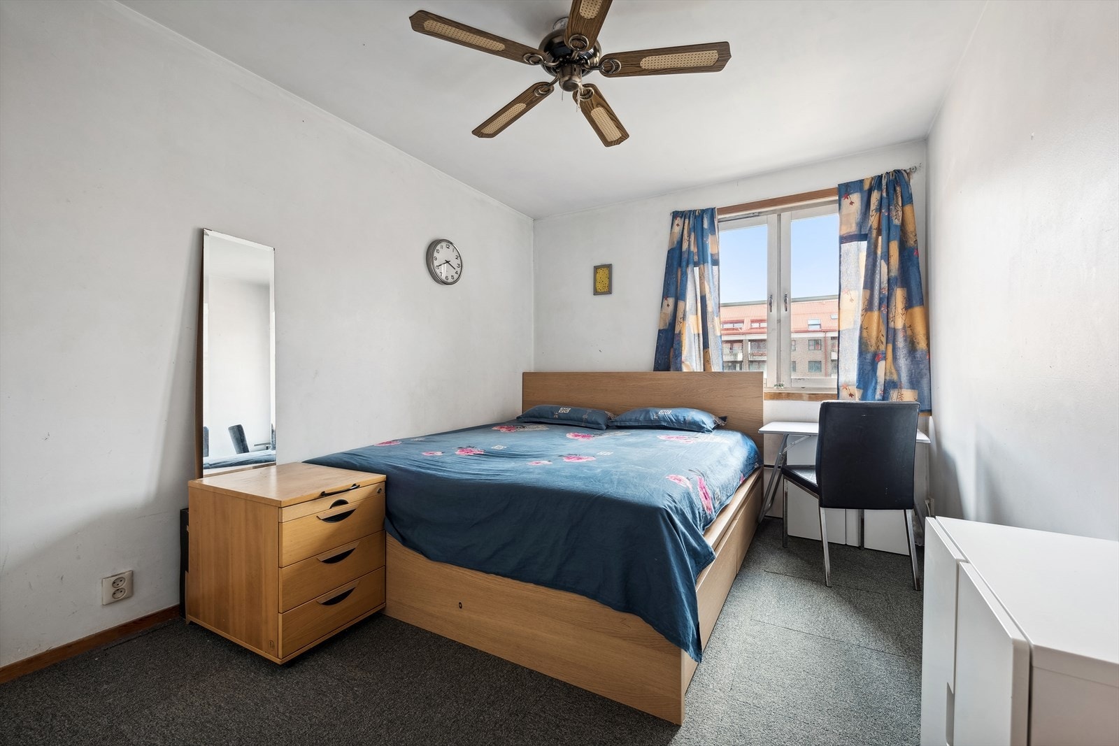 SOVEROM | Leiligheten byr på ett soverom som vender mot bakgården. Galleribilde