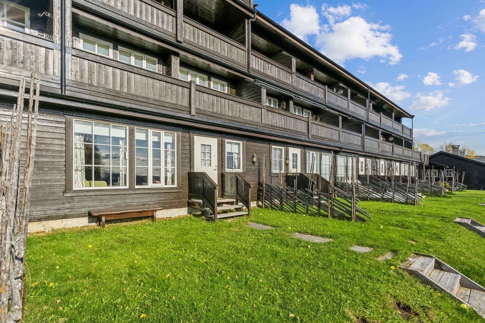 Leiligheten er beliggende i fjellbygda Beito, ca. 3 km fra Beitostølen sentrum. Galleribilde