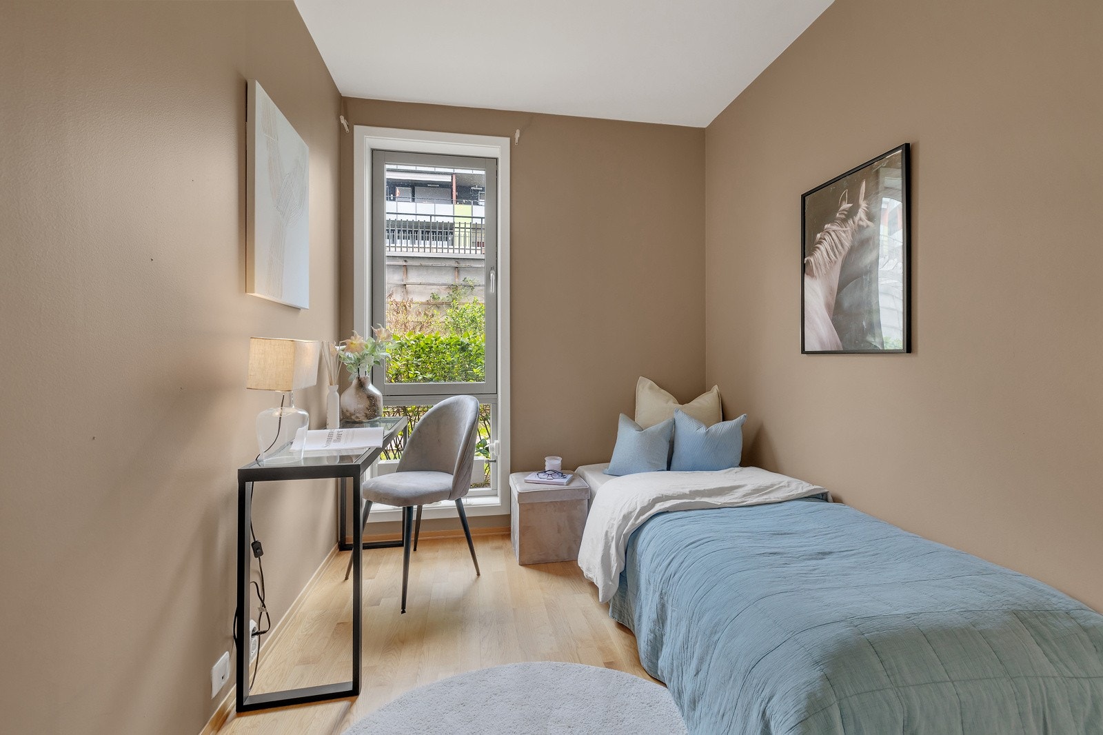 Det andre soverommet har en lys og moderne farge på veggene Galleribilde