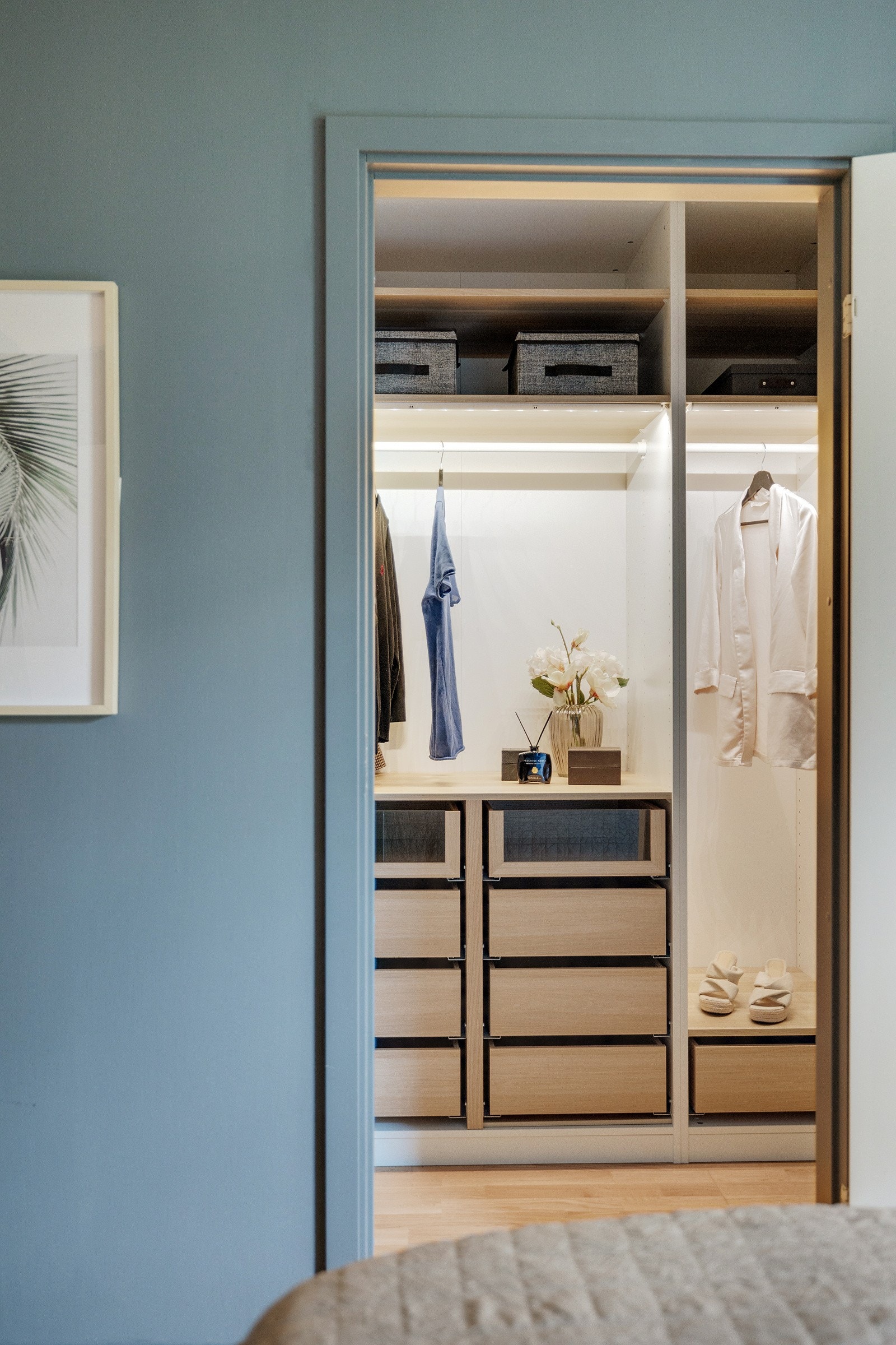 Soverommet har tilknytning til eget omkledningsrom Galleribilde