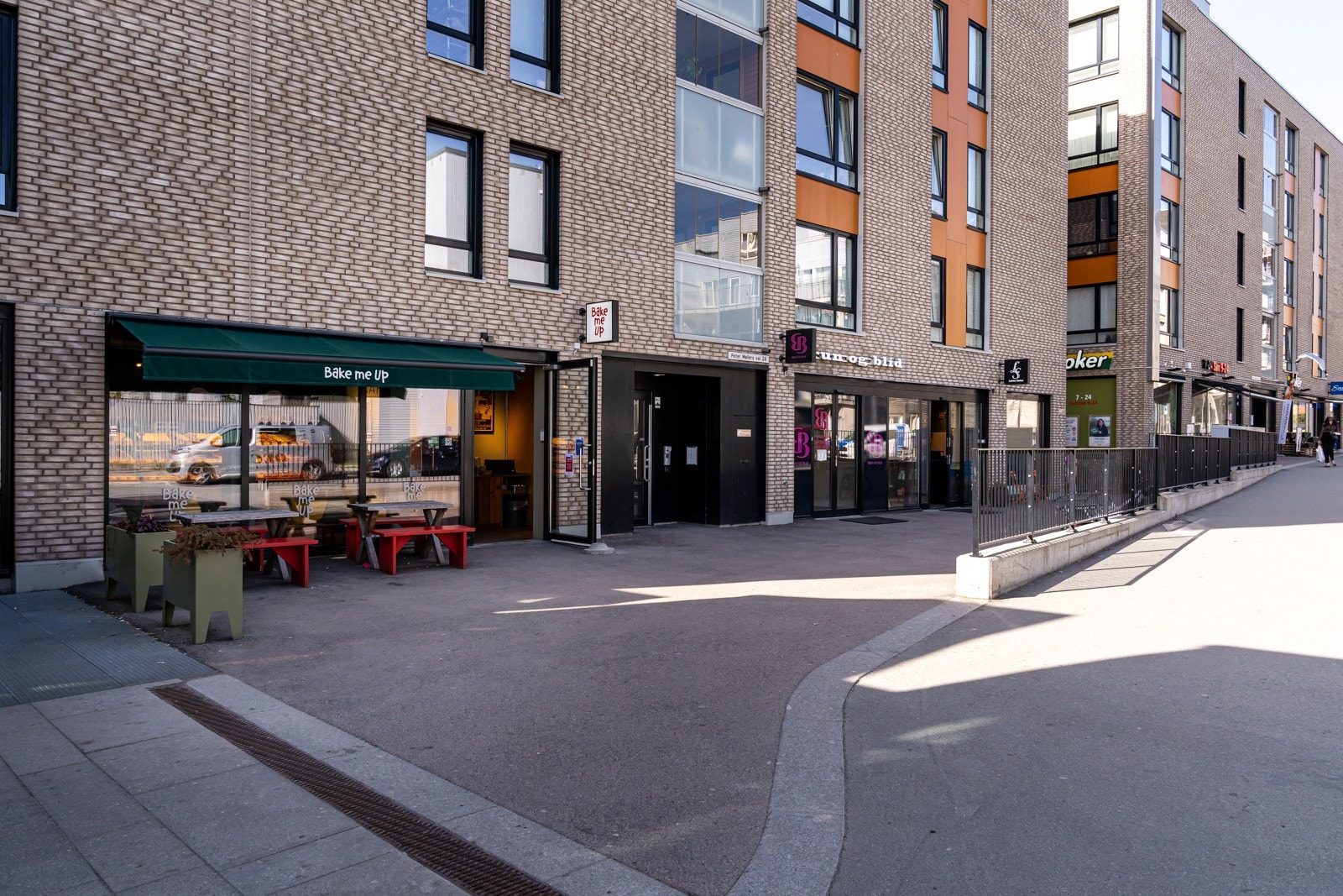 Bynært og urbant med "alt rett utenfor døra". Svipptur innom Bake me up, før man løper på T-banen? Galleribilde