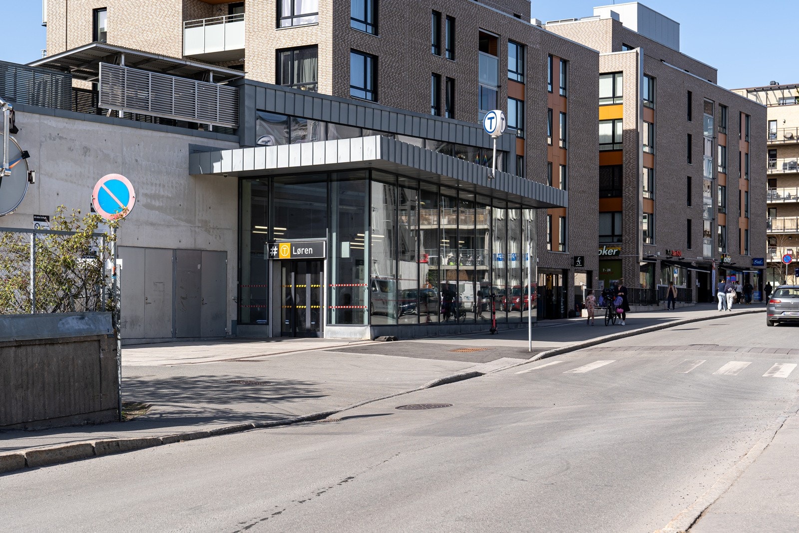 3 min. gange til T-bane på Løren. Med T-banen bruker du bare ca. 15 minutter til Oslo S og Jernbanetorget "dør til dør". Galleribilde