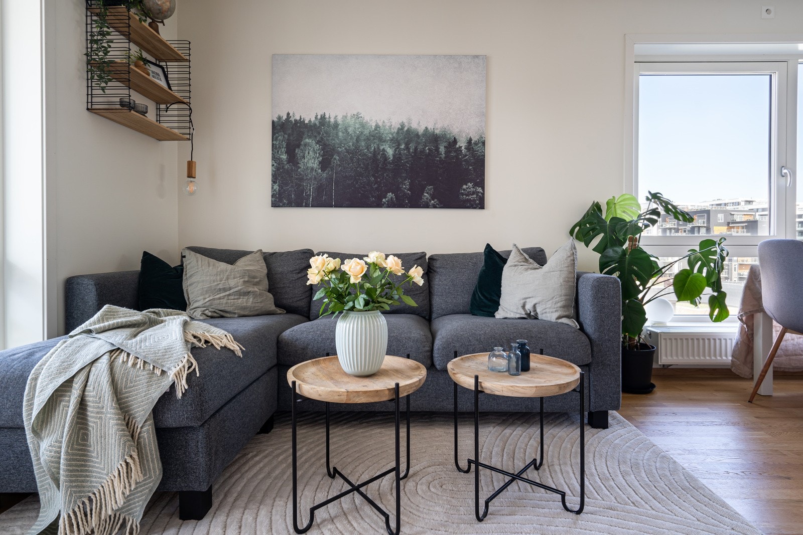 Rommets utforming er videre meget praktisk for innredning i naturlige soner. Galleribilde