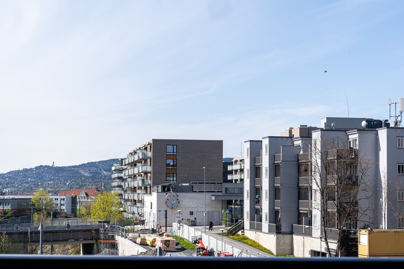 Åpent utsyn og utsikt mot Holmenkollen. Galleribilde