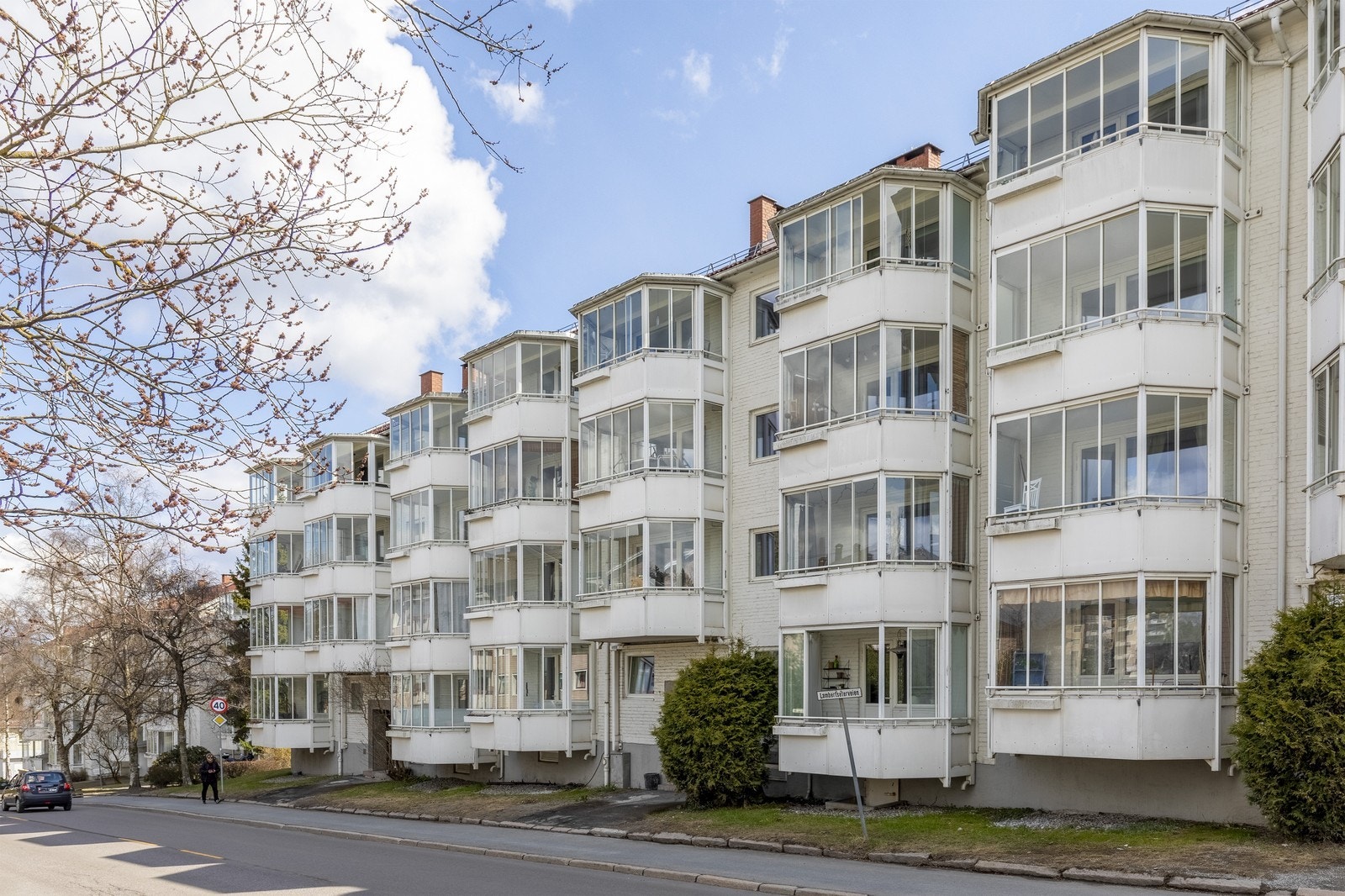 Leiligheten ligger i et populært borettslag, meget sentralt plassert på Lambertseter. Galleribilde