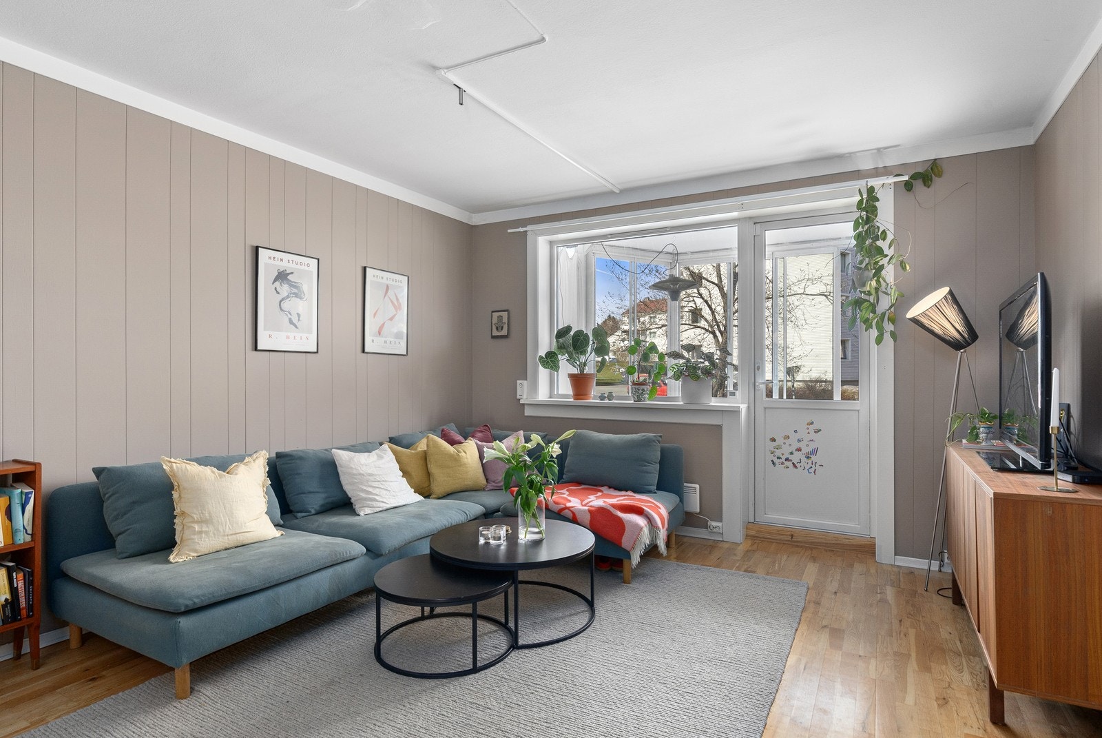 Utgang til balkong. Galleribilde