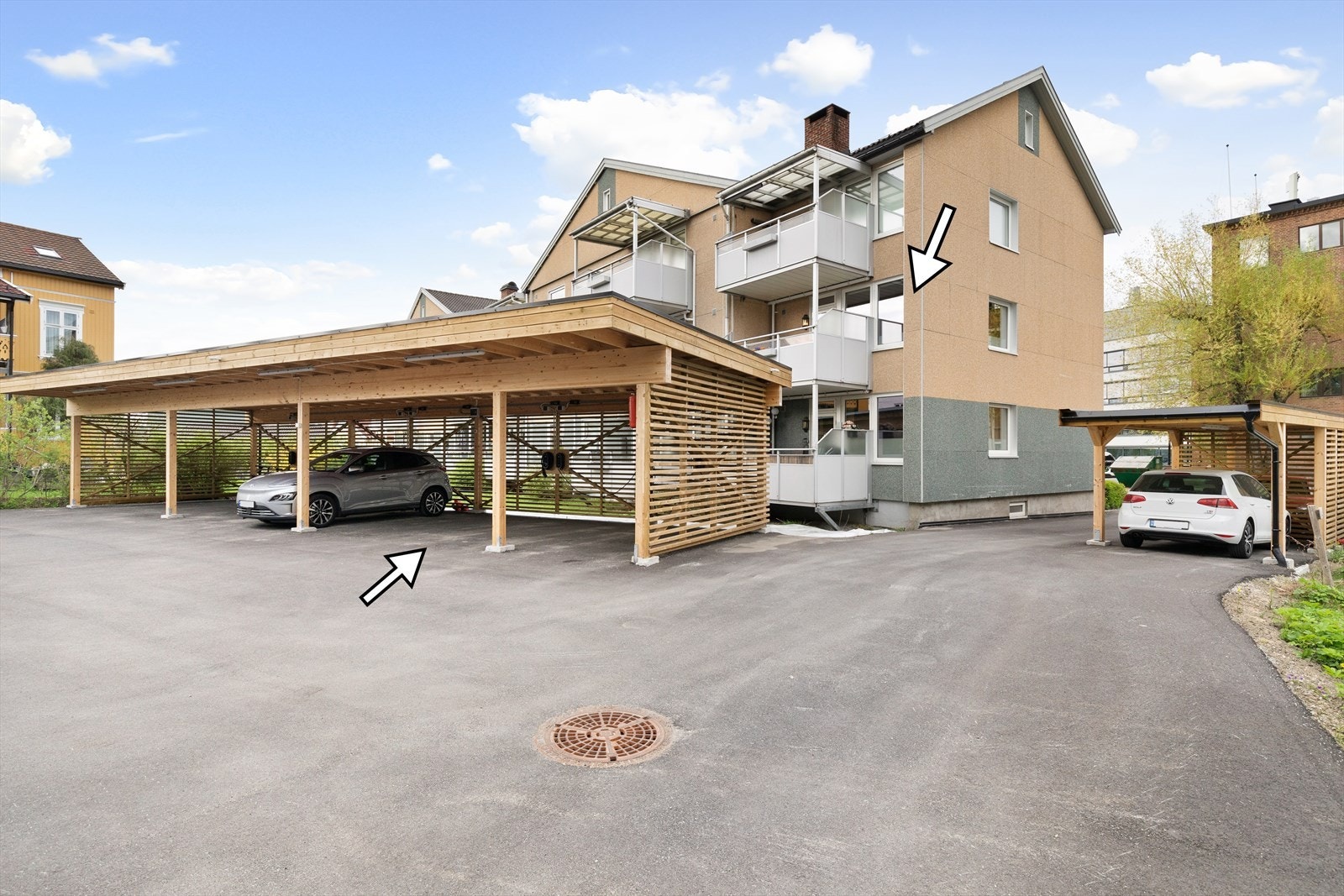Leiligheten disponerer plass i carport med montert elbil-lader (Plass tildeles av styret i borettslaget) Galleribilde