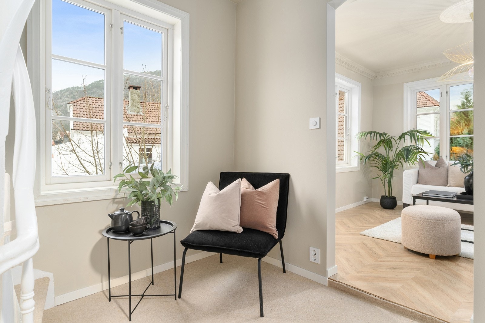 Vinduer som gir godt med naturlig lysinnslipp. Galleribilde