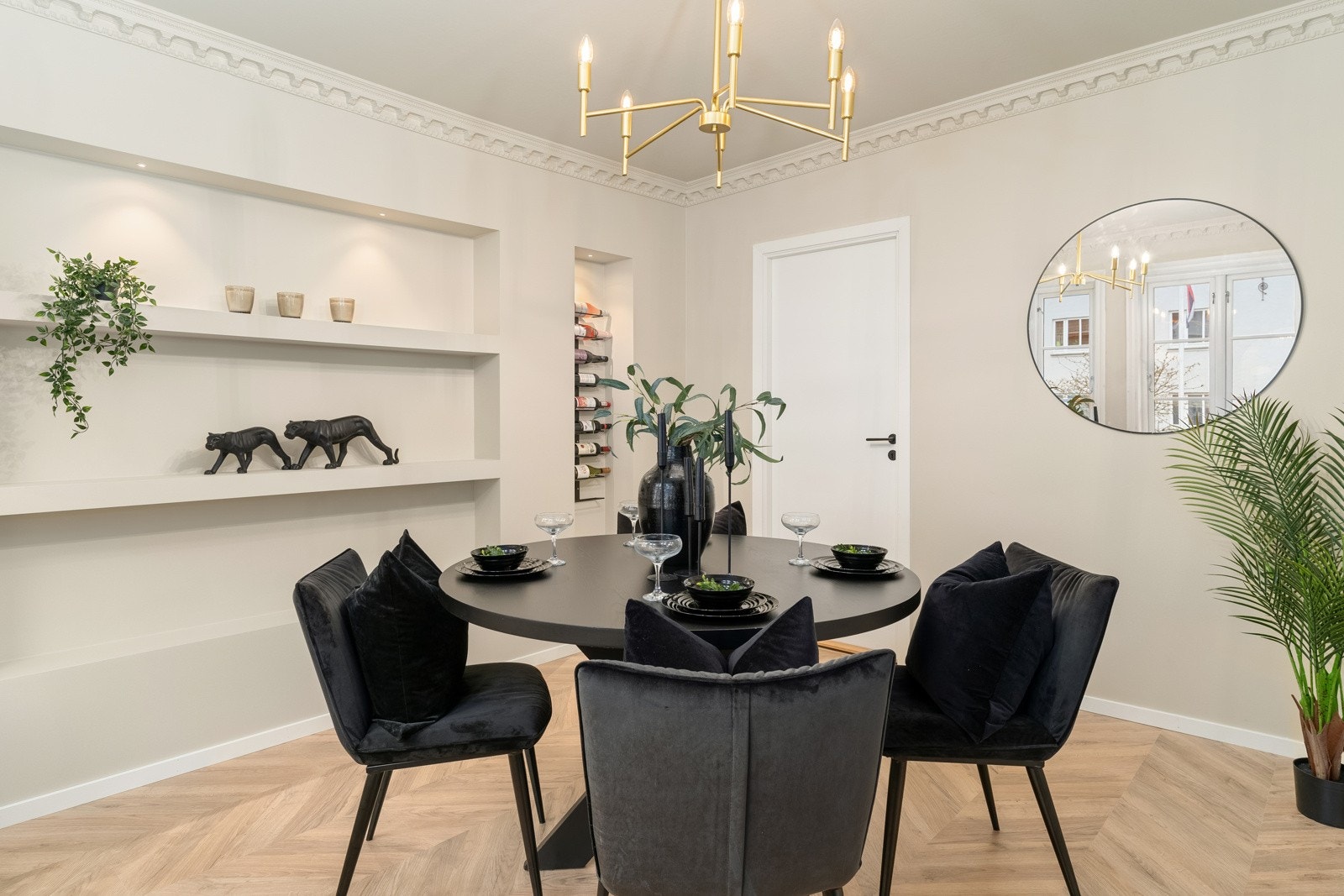 Her er det god plass til spisebord av god størrelse! Galleribilde