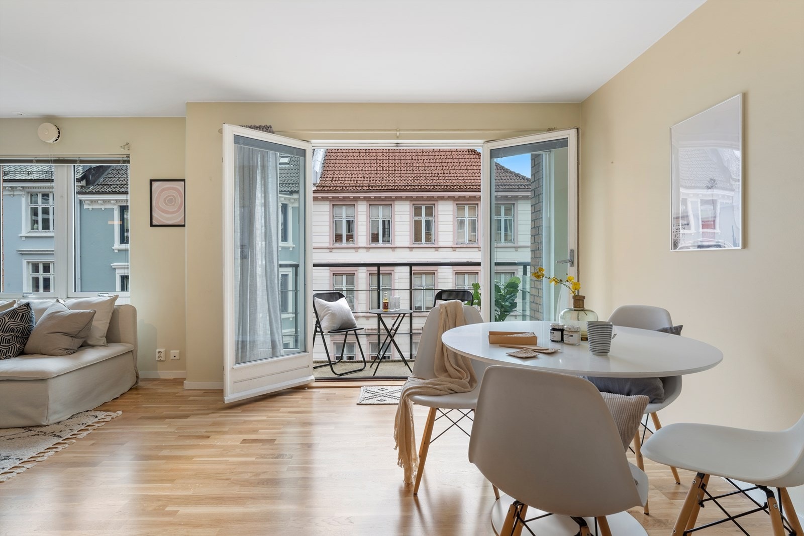 En stilig 2-roms bygårdsleilighet med mange gode kvaliteter. Galleribilde