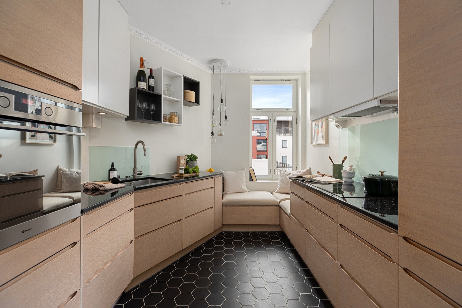 Pent og separat kjøkken fra HTH Galleribilde