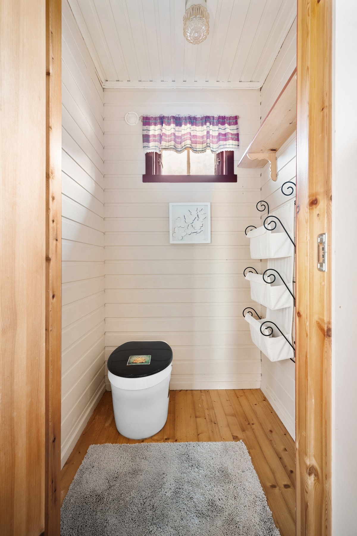 Biodo i hytta Galleribilde