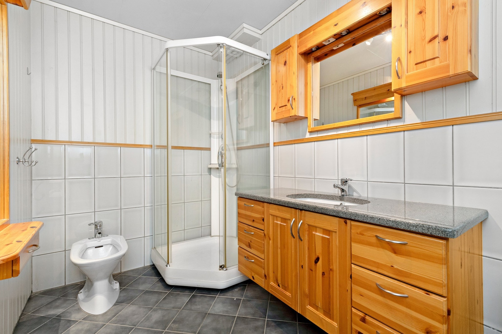 Bad i 1. etasje Galleribilde