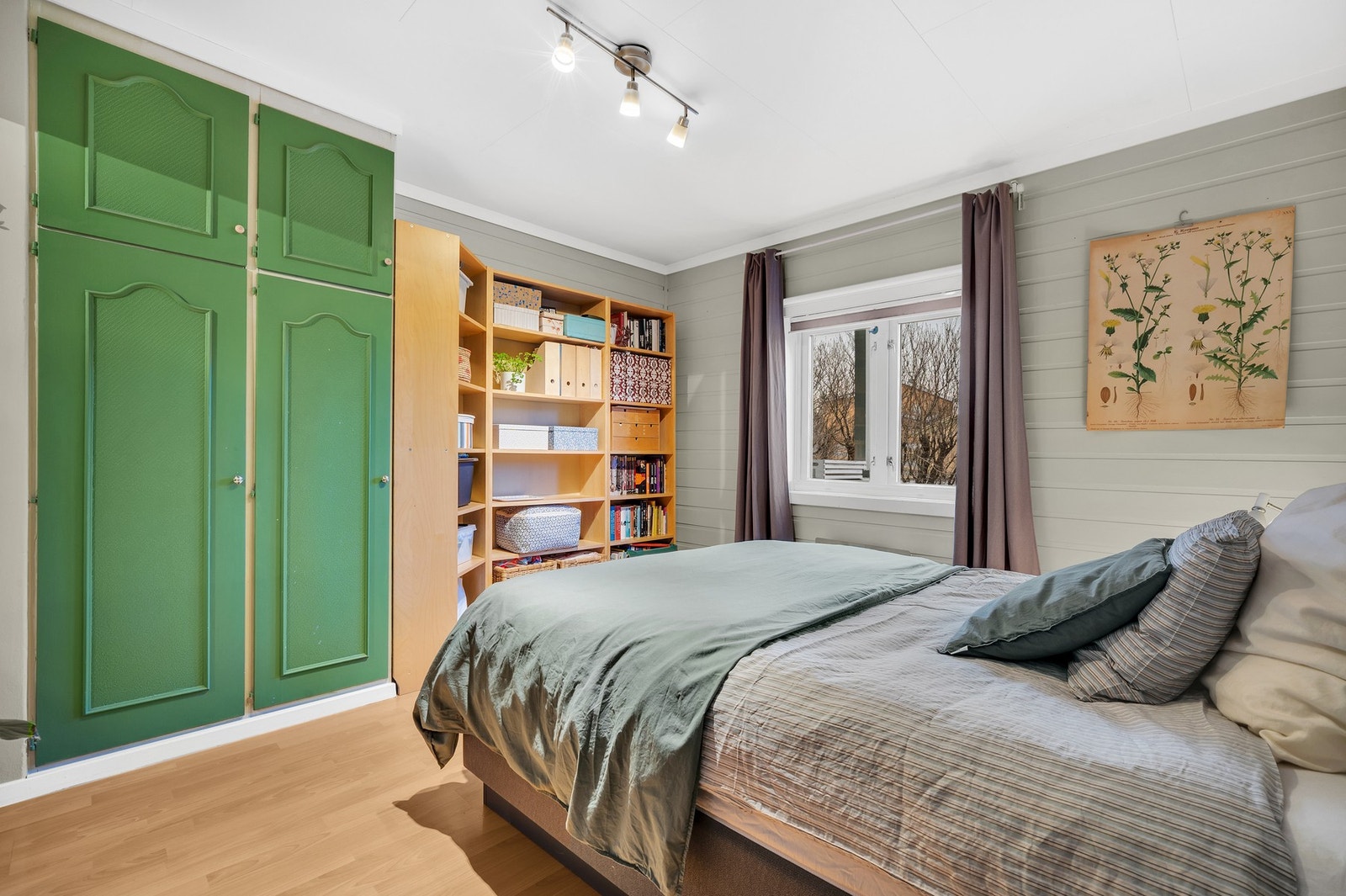Det medfølger to boder i kjeller og en bod på loft. Galleribilde