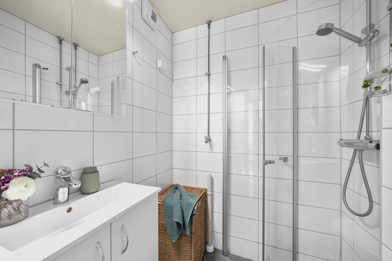Badet ble oppusset i 2018 i regi av borettslaget, og arbeidene er utført av Sans Bygg. Galleribilde