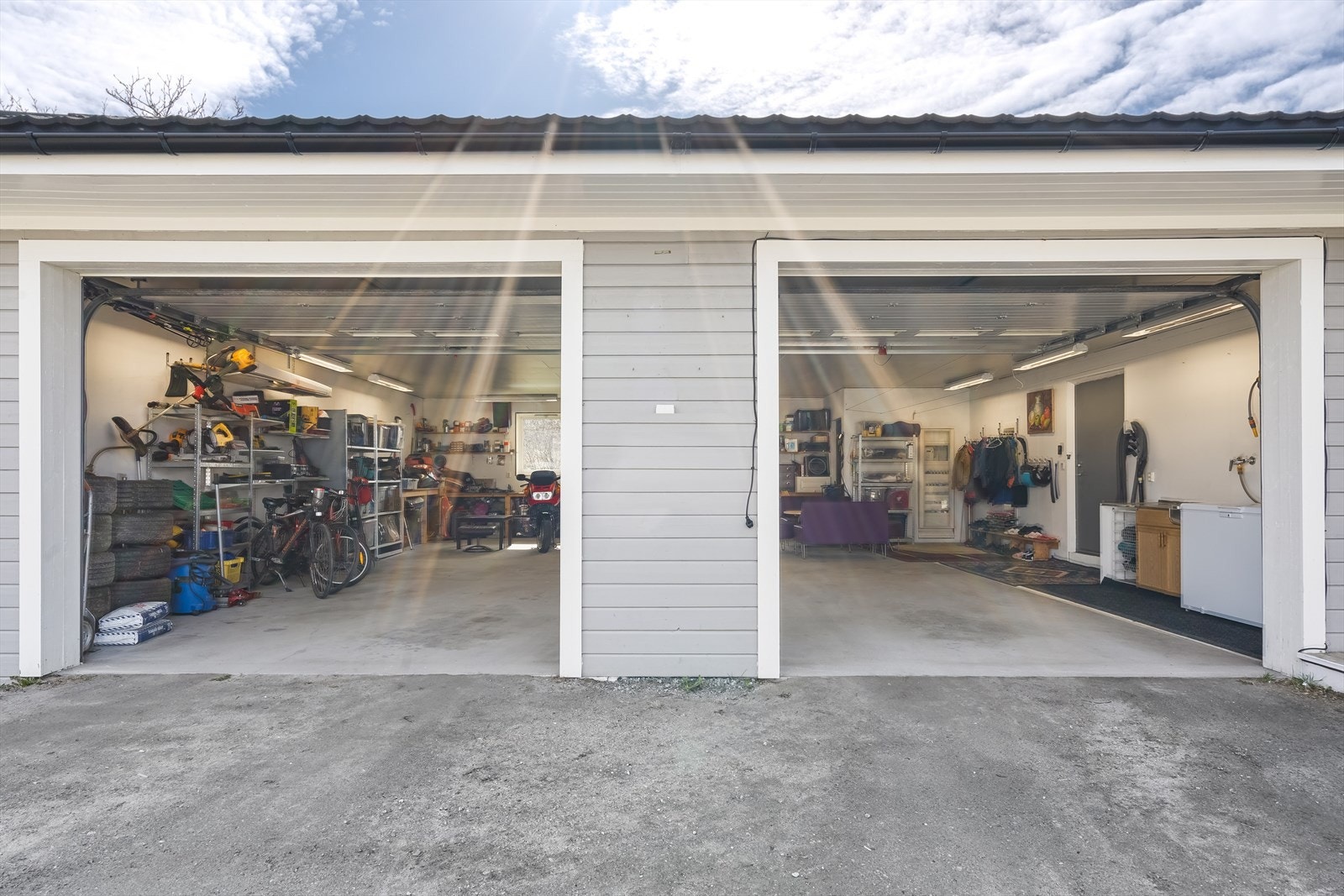 To isolerte leddporter til garasjen. Galleribilde