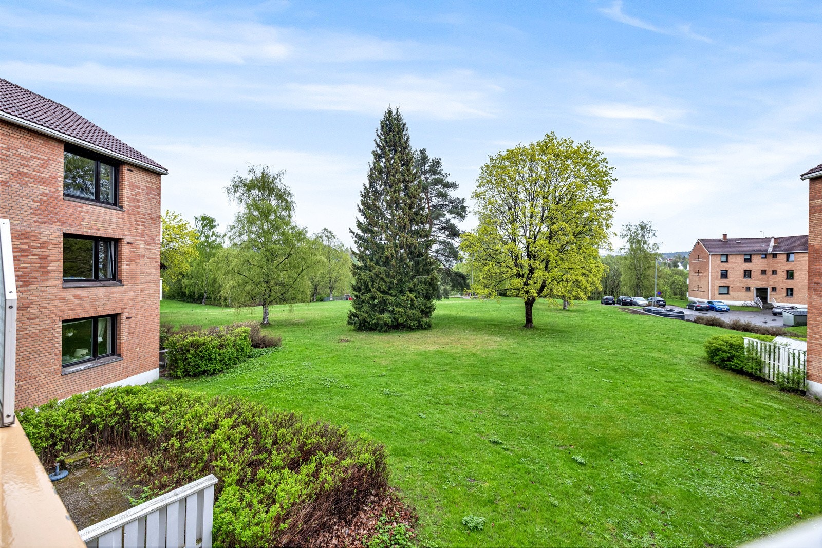 Leiligheten har fine utsiktsforhold og minimalt med innsyn. Galleribilde