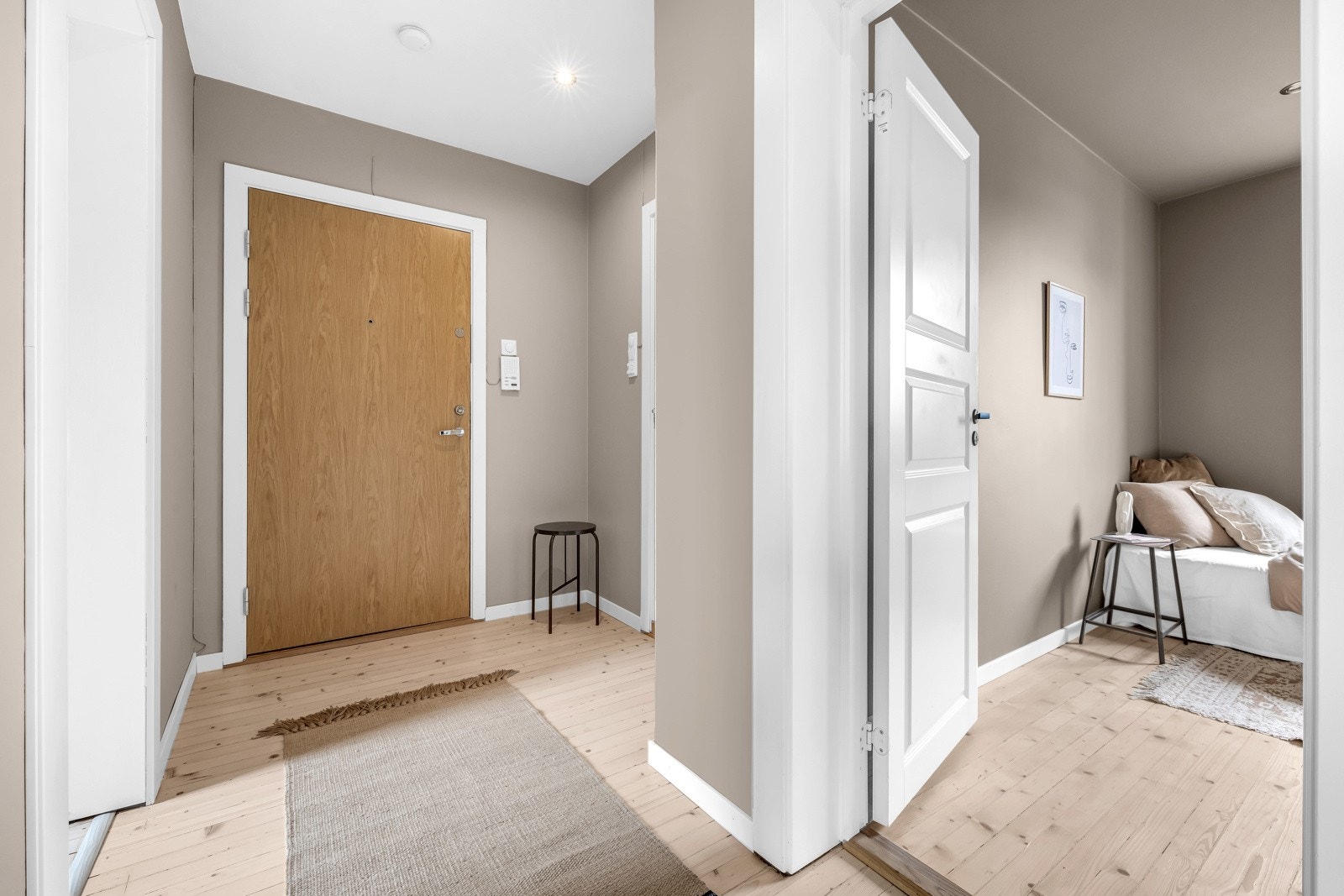 Inngangspartiet er lyst og innbydende. Galleribilde