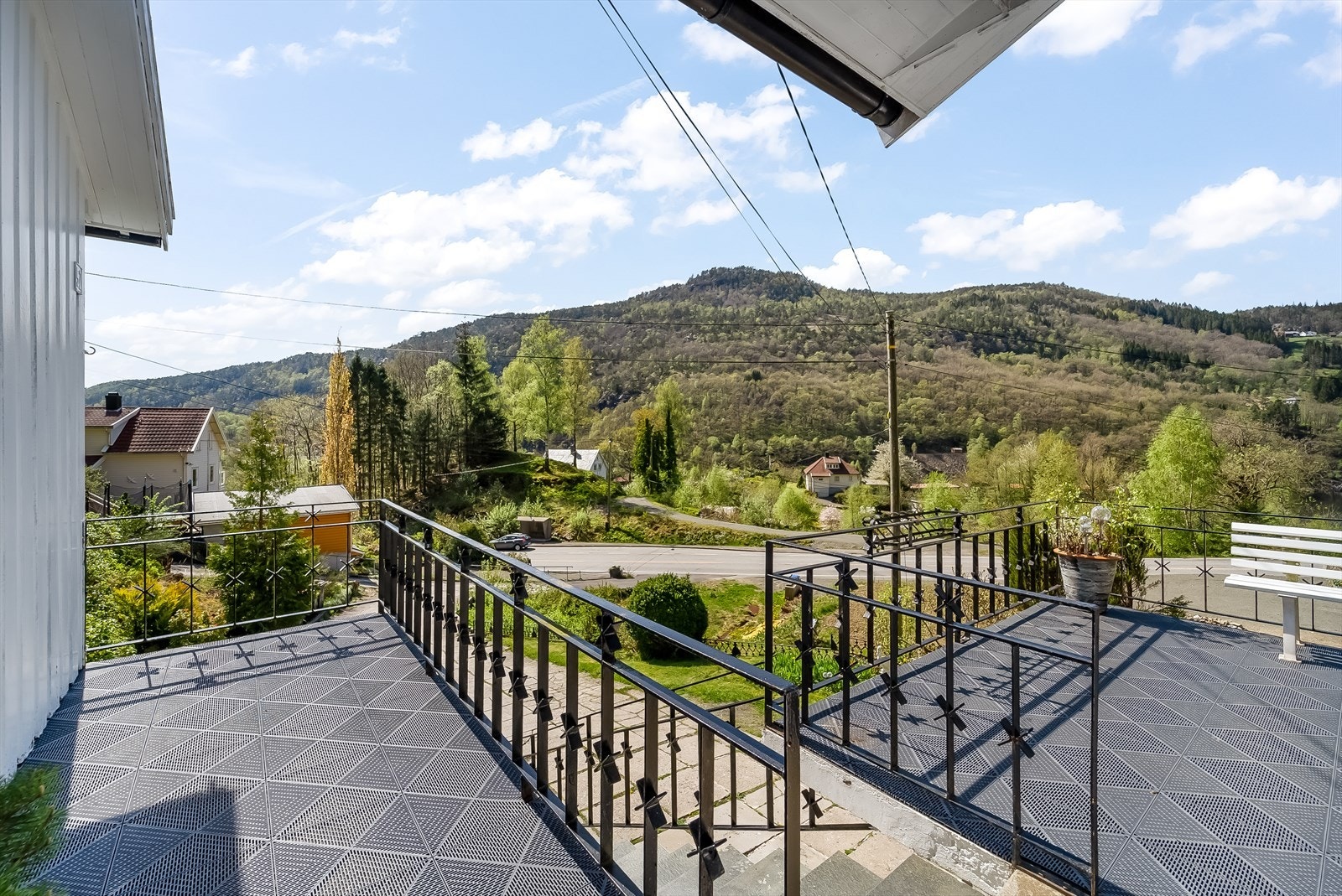 Veranda v/inngangsparti Galleribilde