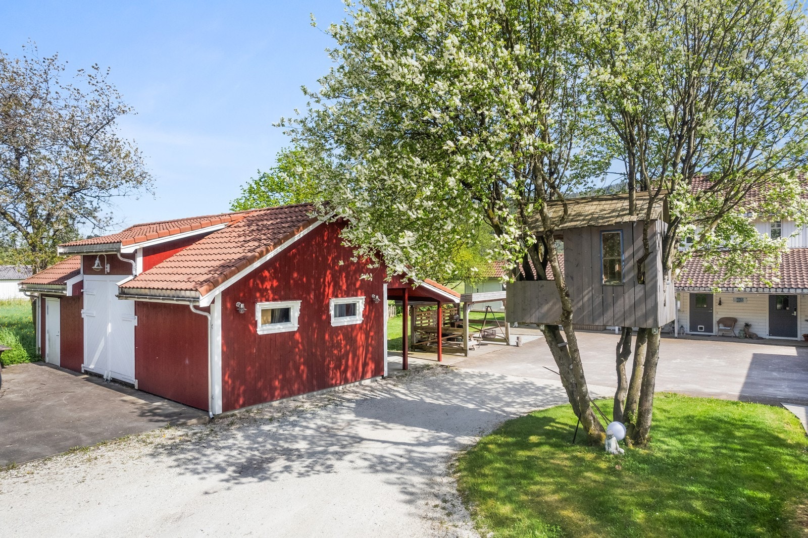 Stor verksteddel med mye muligheter Galleribilde