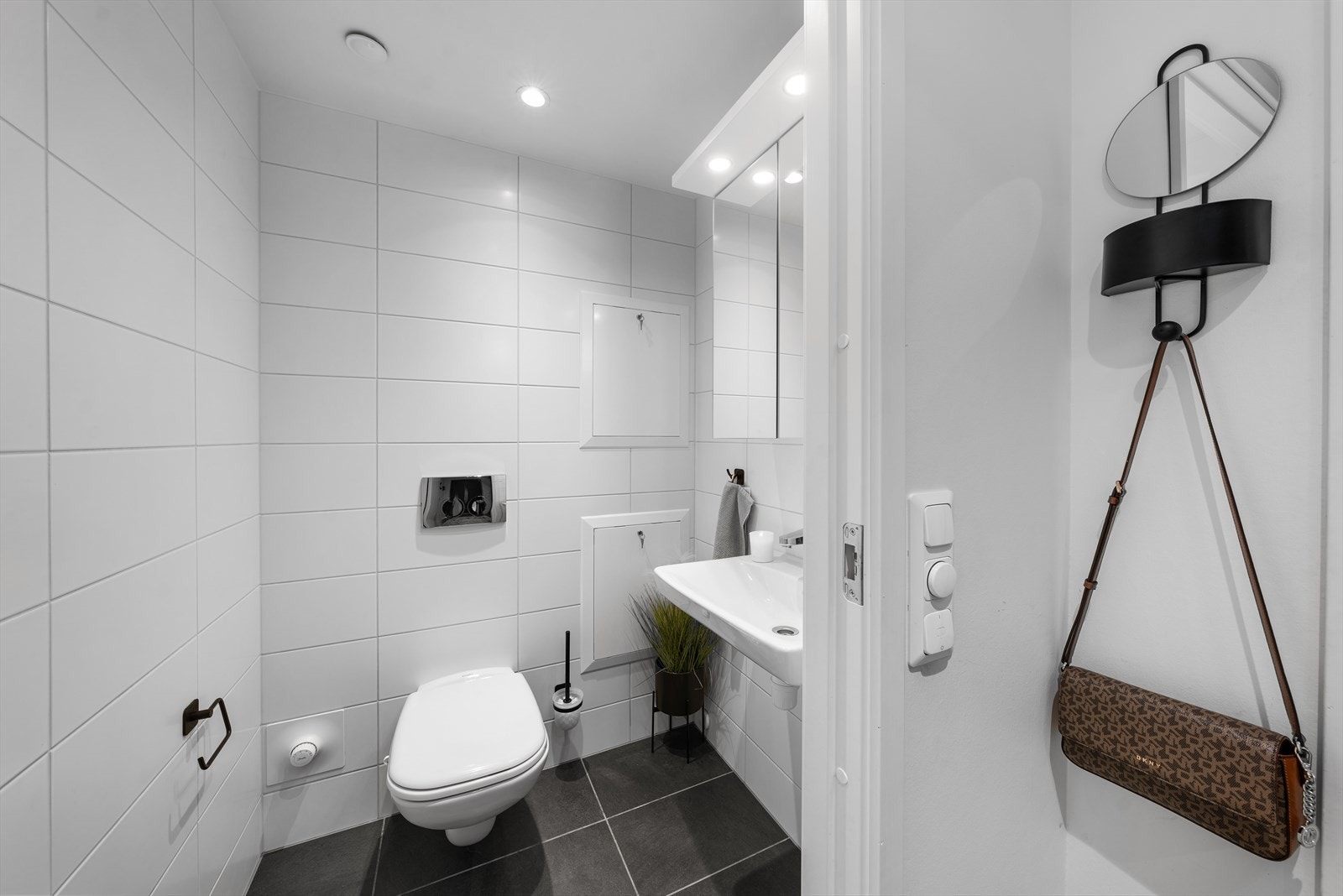 Toalett. Galleribilde