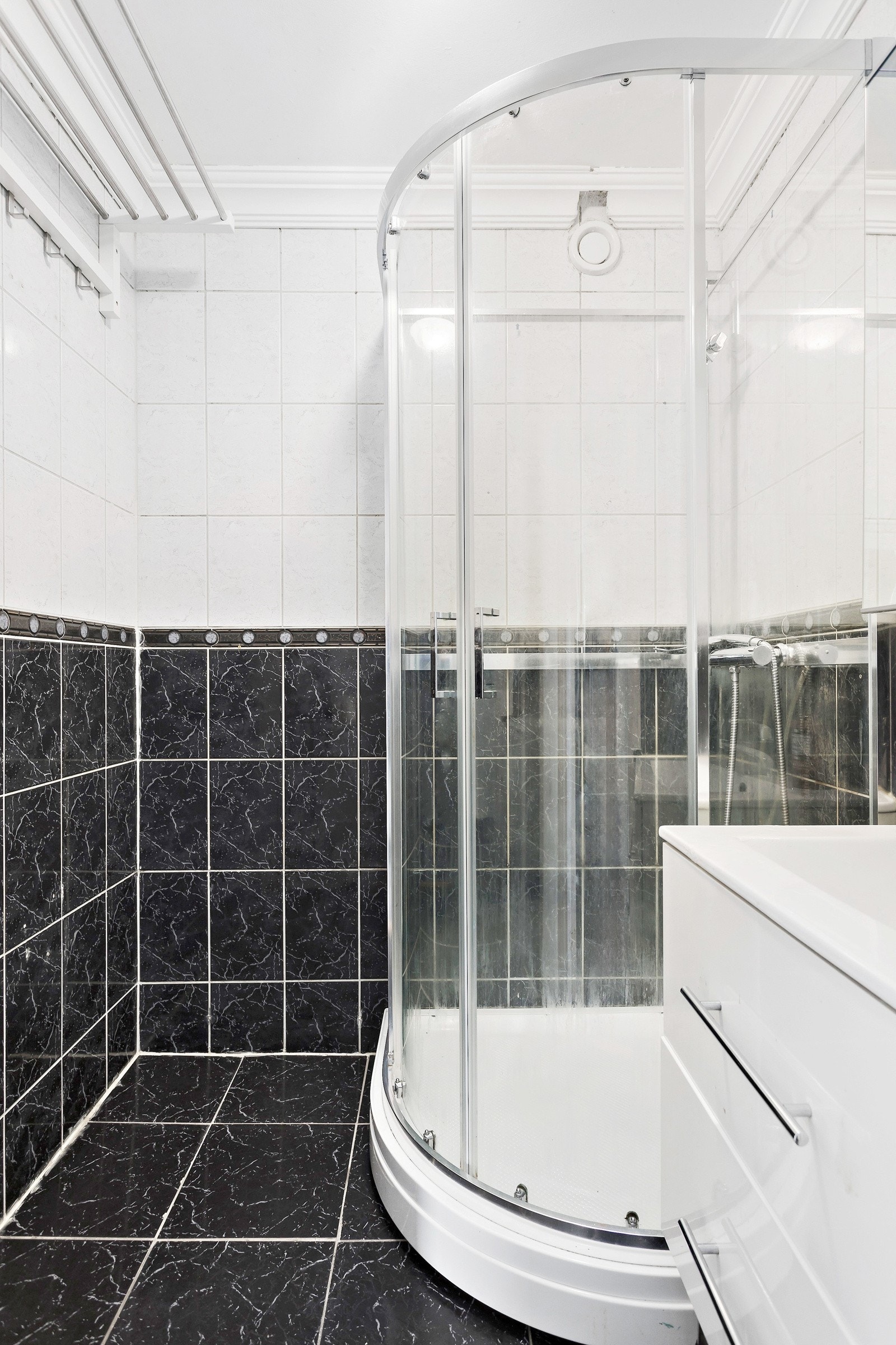 Flislagt bad med varmekabler Galleribilde