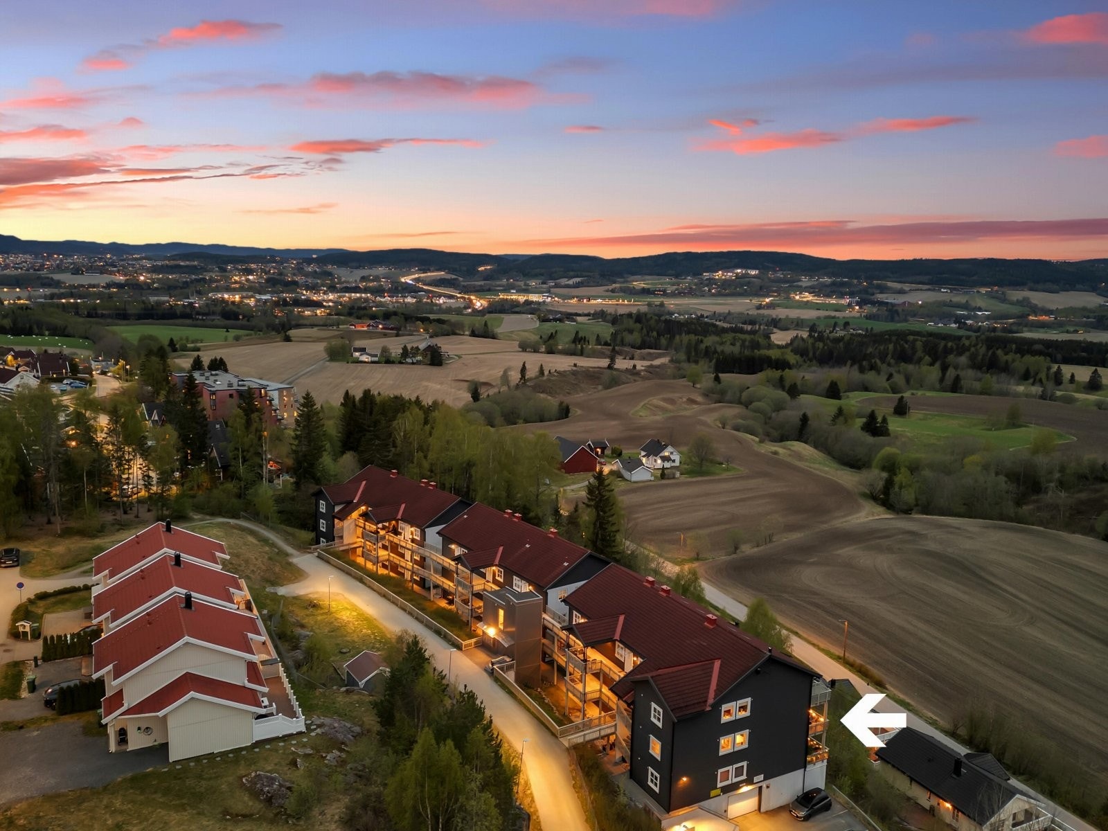 Romeriksåsen byr på flotte tur- og friluftsområder med blant annet lysløype, idylliske vann og et mangfold av turstier. Lysløypa i Tæruddalen er pusset opp og gjort tilgjengelig for alle, med bred grusvei og koselige benker. Galleribilde