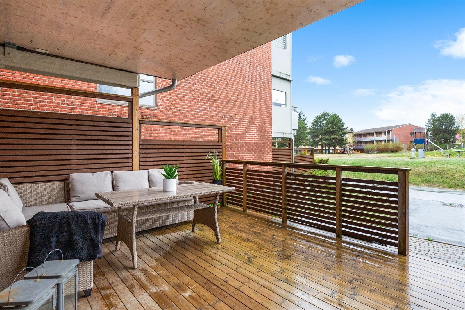 Leiligheten ligger i et sosialt nabolag med bilfrie, barnevennlige tun og flere lekeplasser. Galleribilde