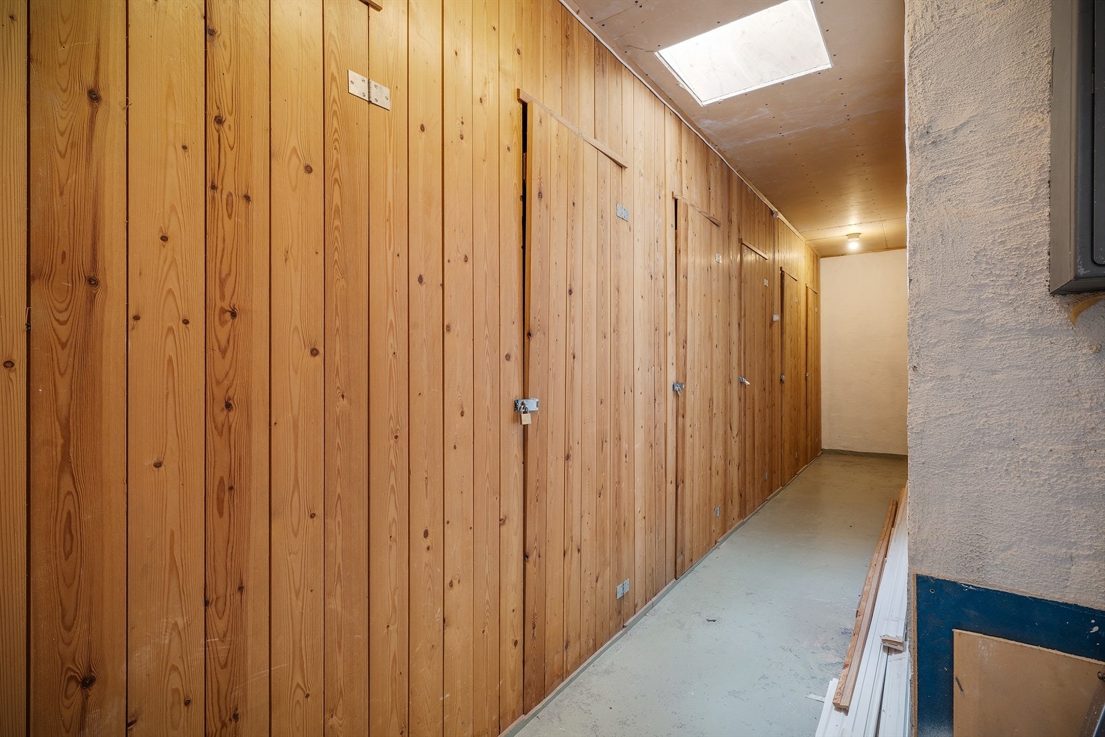 - Leiligheten disponerer to boder hvorav en er på loft og en i kjeller - Galleribilde