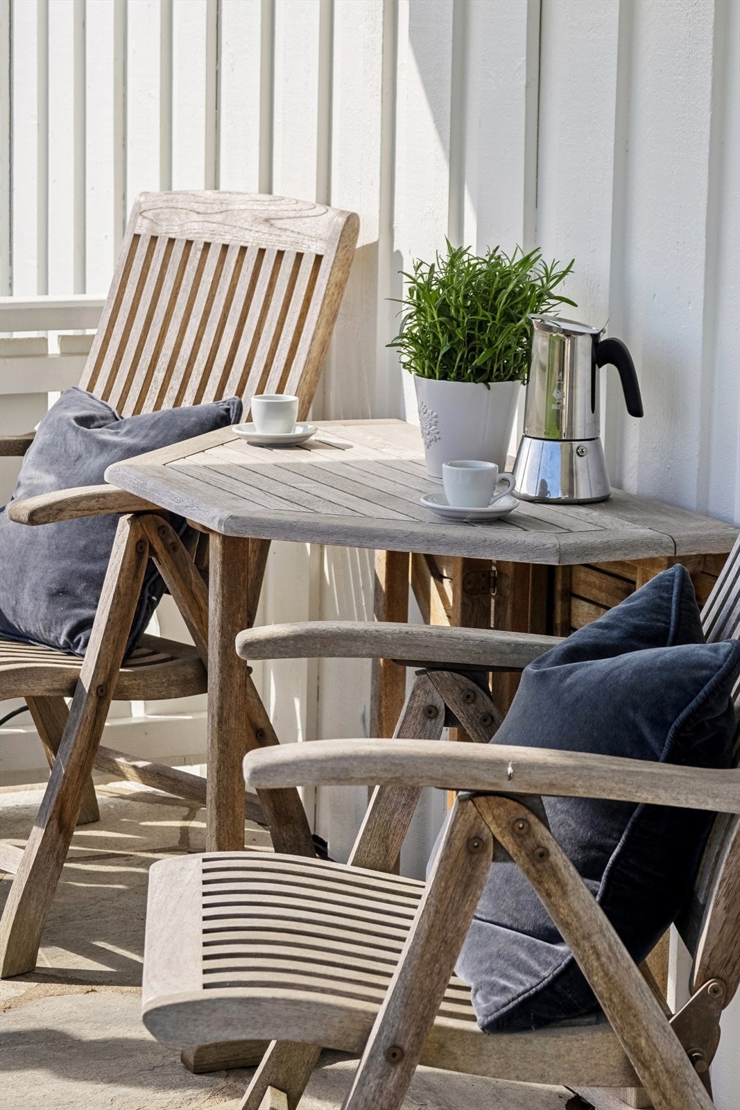 Idyll i solveggen. Galleribilde