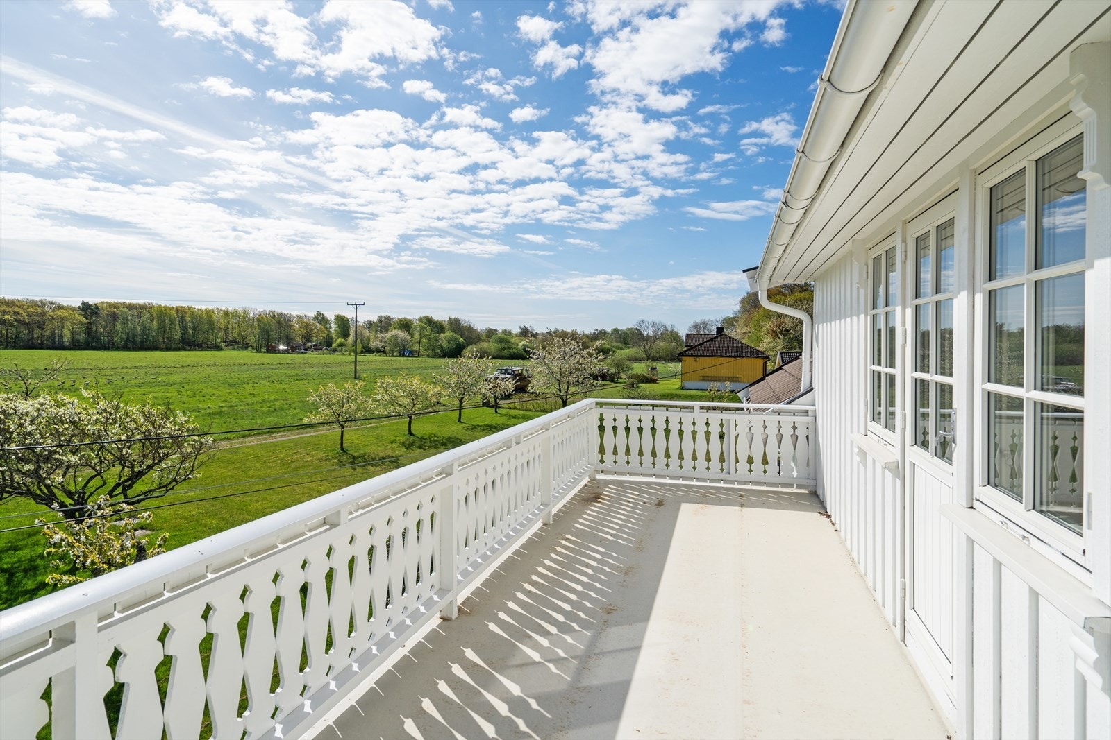 Utgang til veranda fra soverom i 2. etasje. Galleribilde