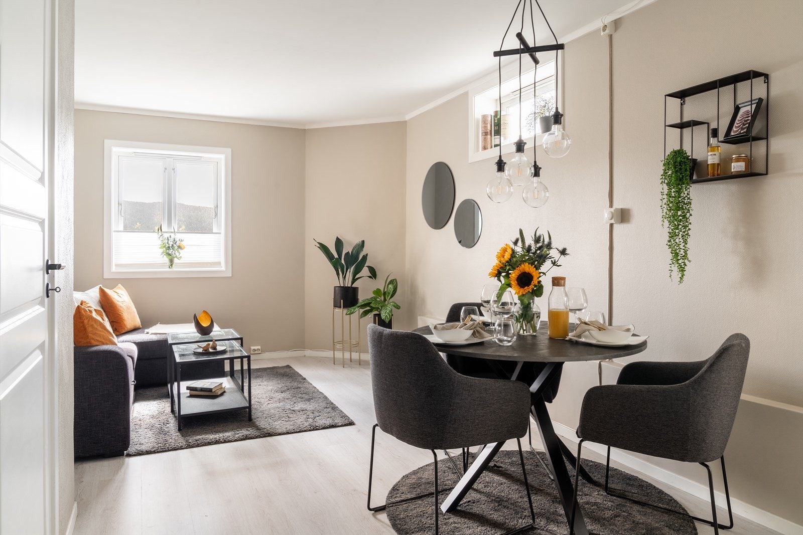 W Eiendomsmegling Bergen ved Christina Erstad og Anders Paulsen har gleden av å presentere Fjellgaten 21. Galleribilde