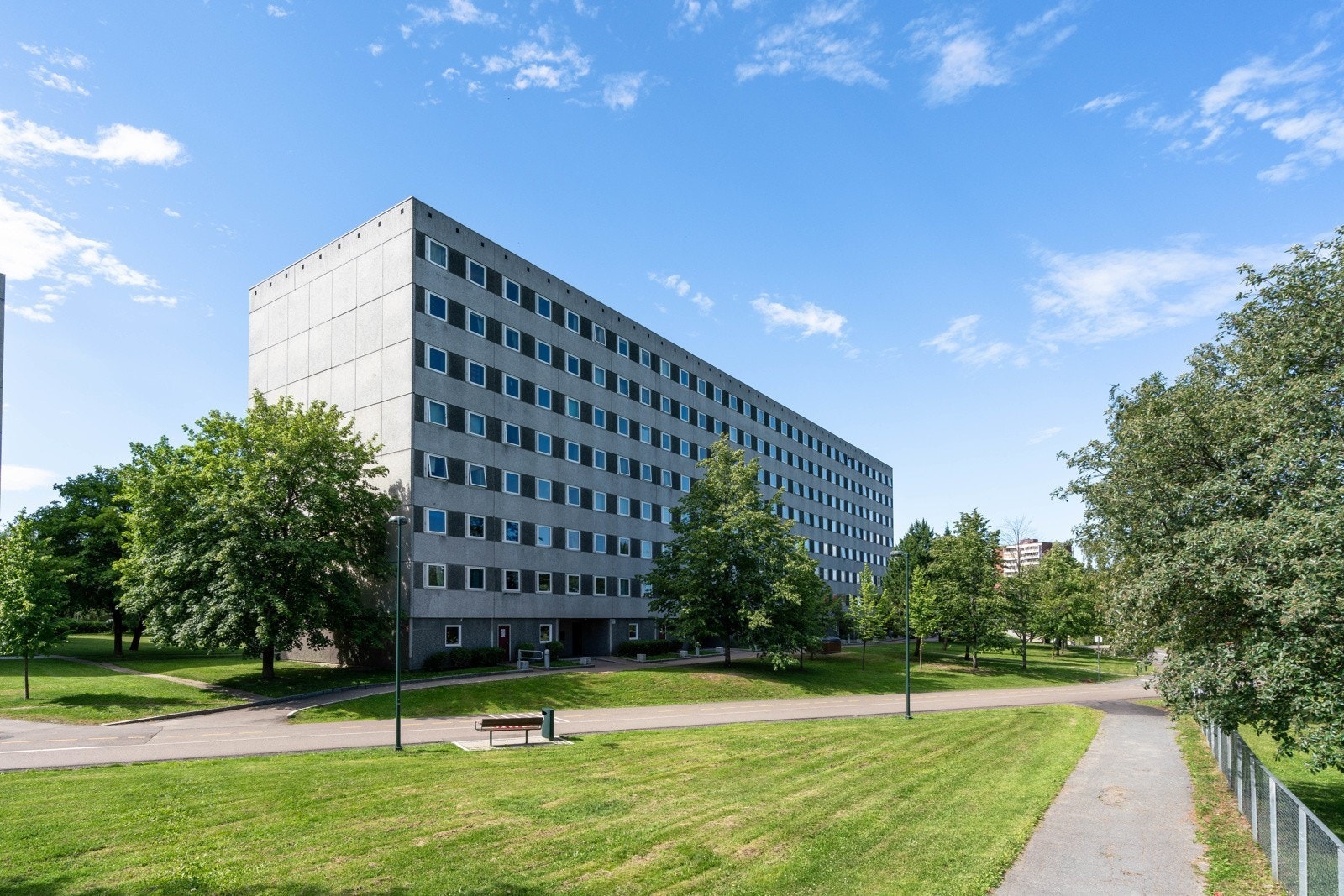 Det er tillatt å holde husdyr ved registrering hos styret. Det er dog kun tillatt med opptil 2 hunder/katter pr. leilighet. Galleribilde