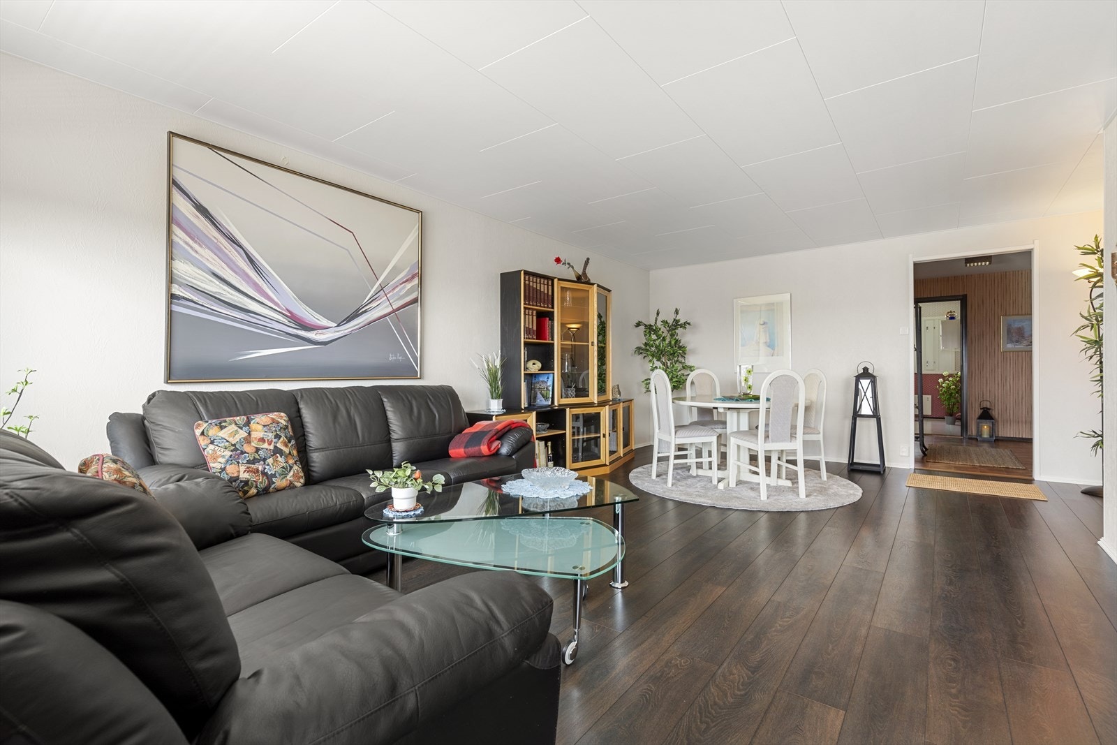 Leiligheten har en fin åpen løsning og er gjennomgående. Galleribilde