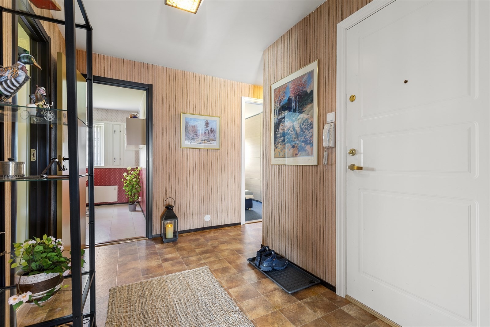 Gangen knytter alle rommene i leilighet sammen. Velkommen inn! Galleribilde