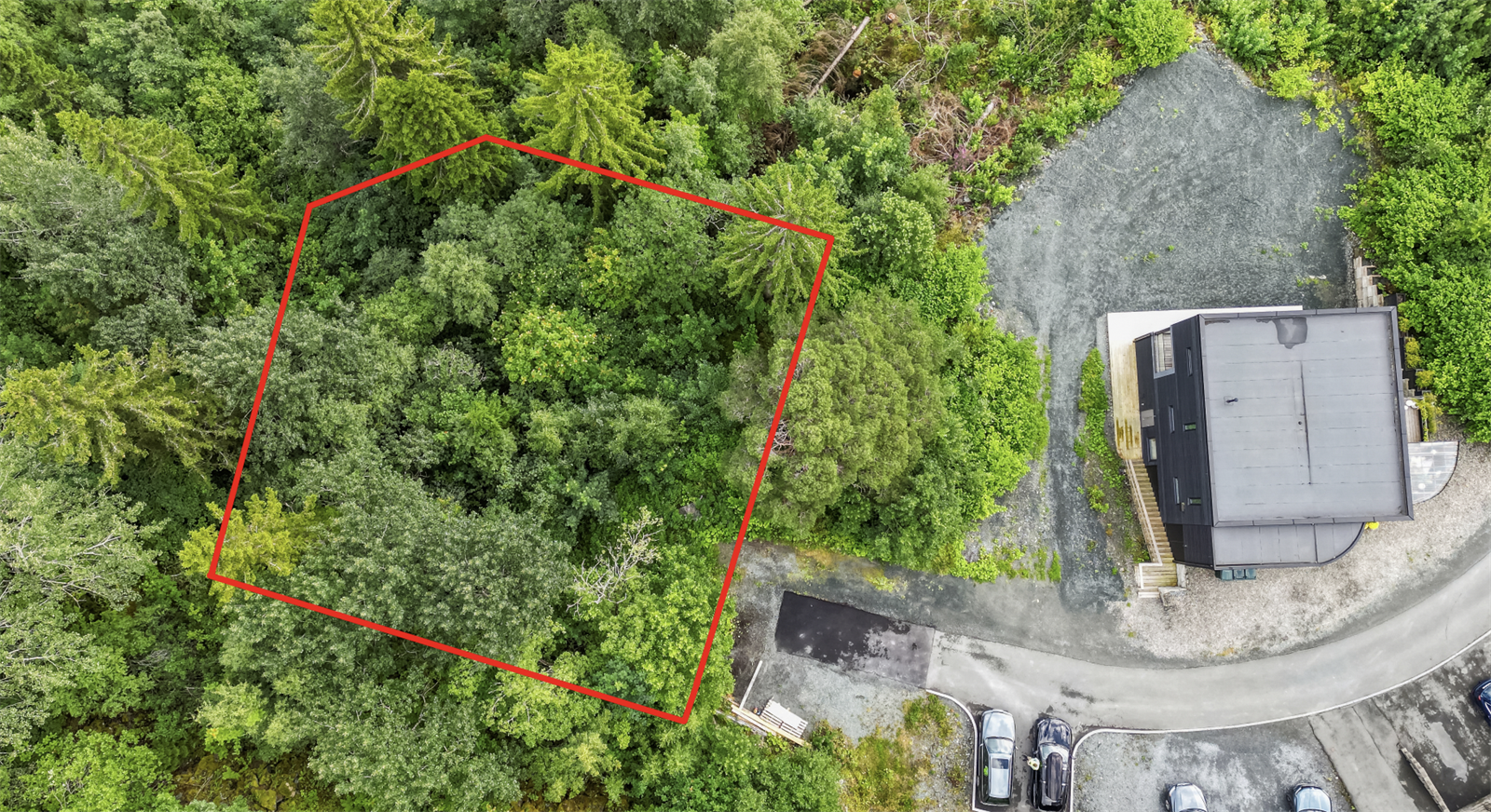 Selger har fått tegnet forslag til enebolig med utleie. Tegningene medfølger salget. Galleribilde