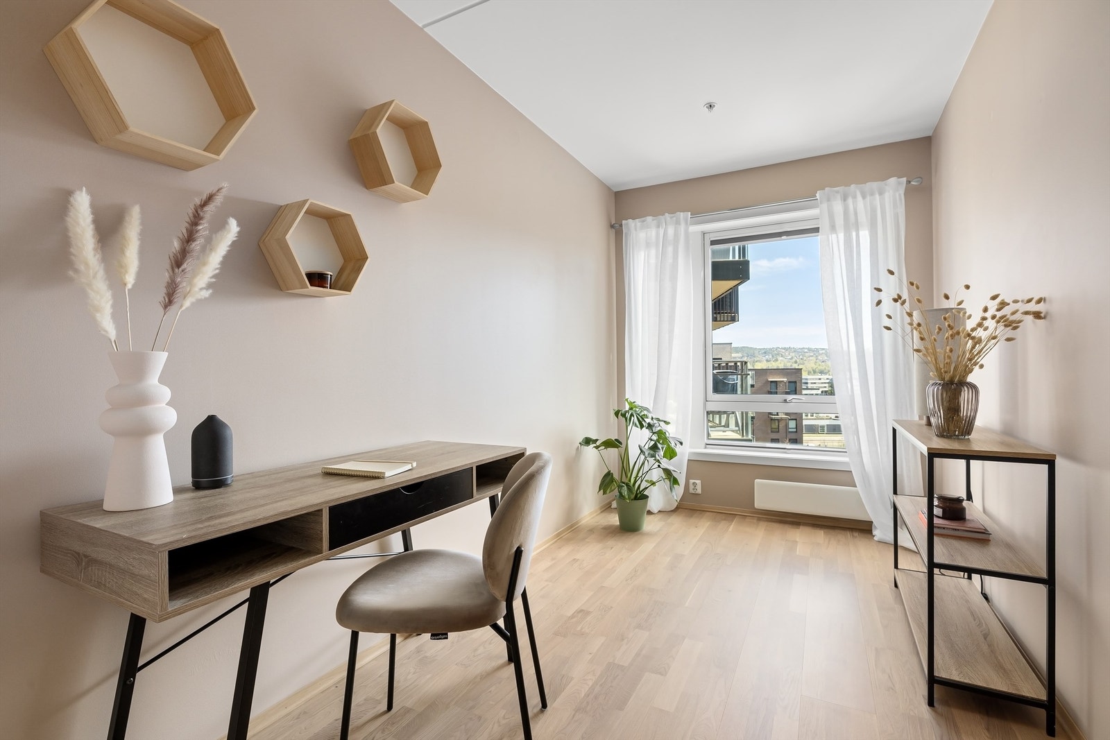 Soverom II egner seg godt som barnerom, gjesterom eller kontor Galleribilde