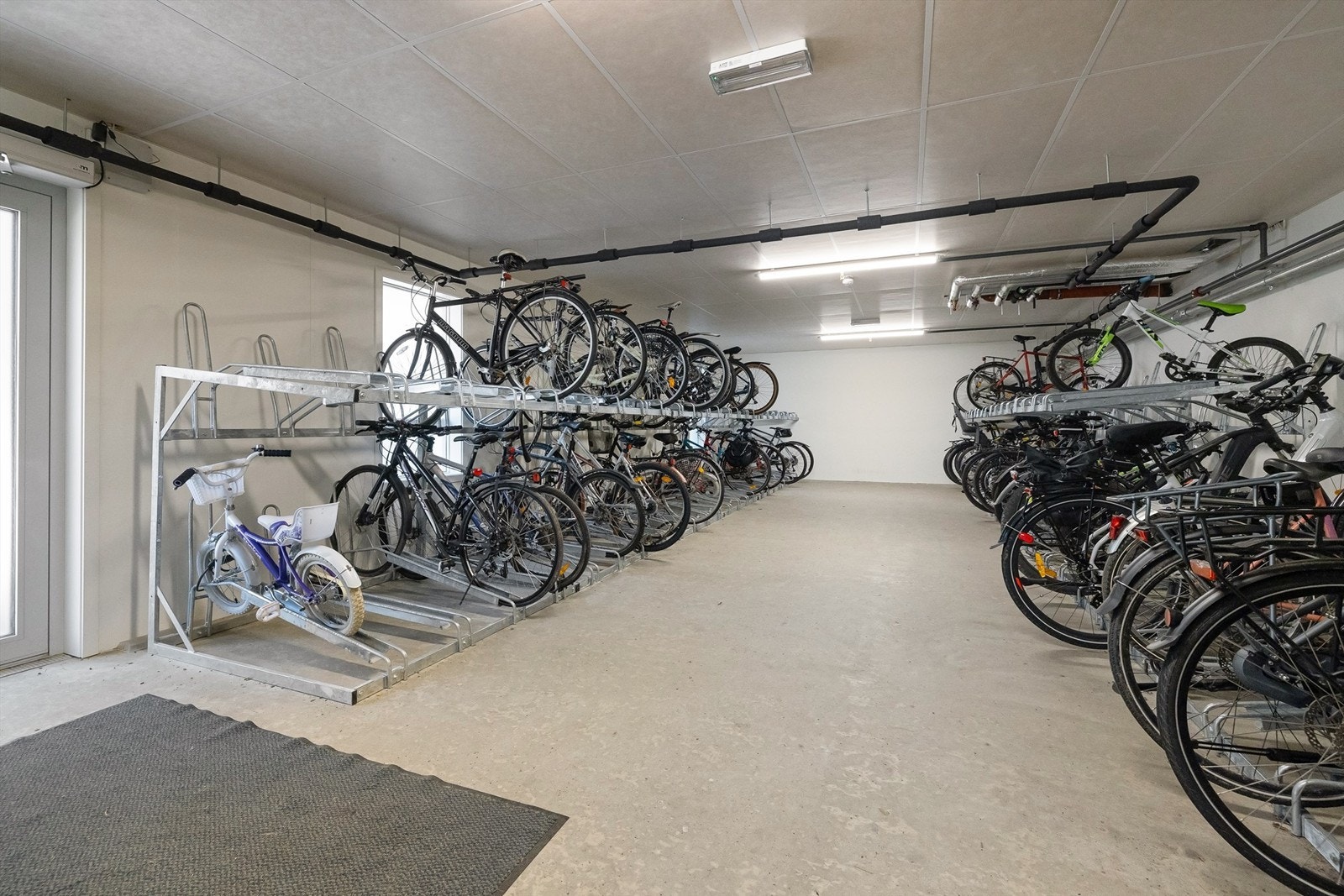 Felles sykkelrom i borettslaget Galleribilde