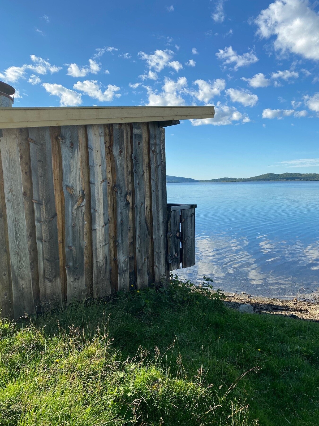 Selgers eget bilde av gapahuk ved Sørungen. Galleribilde