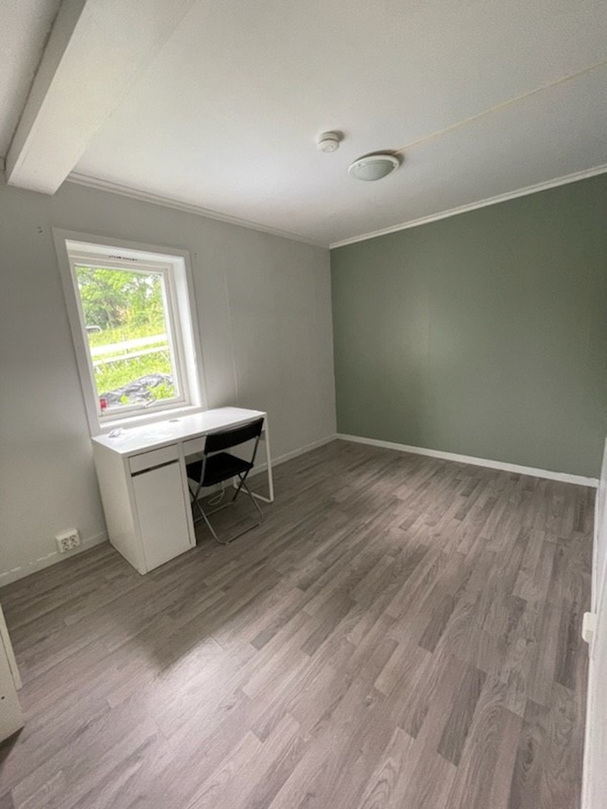 Soverom 2 i sokkeletasjen - selgers egne bilder. Galleribilde