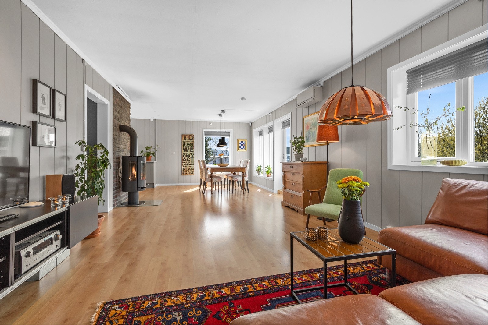 I andre enden av stuen ligger spisestueløsningen. Galleribilde