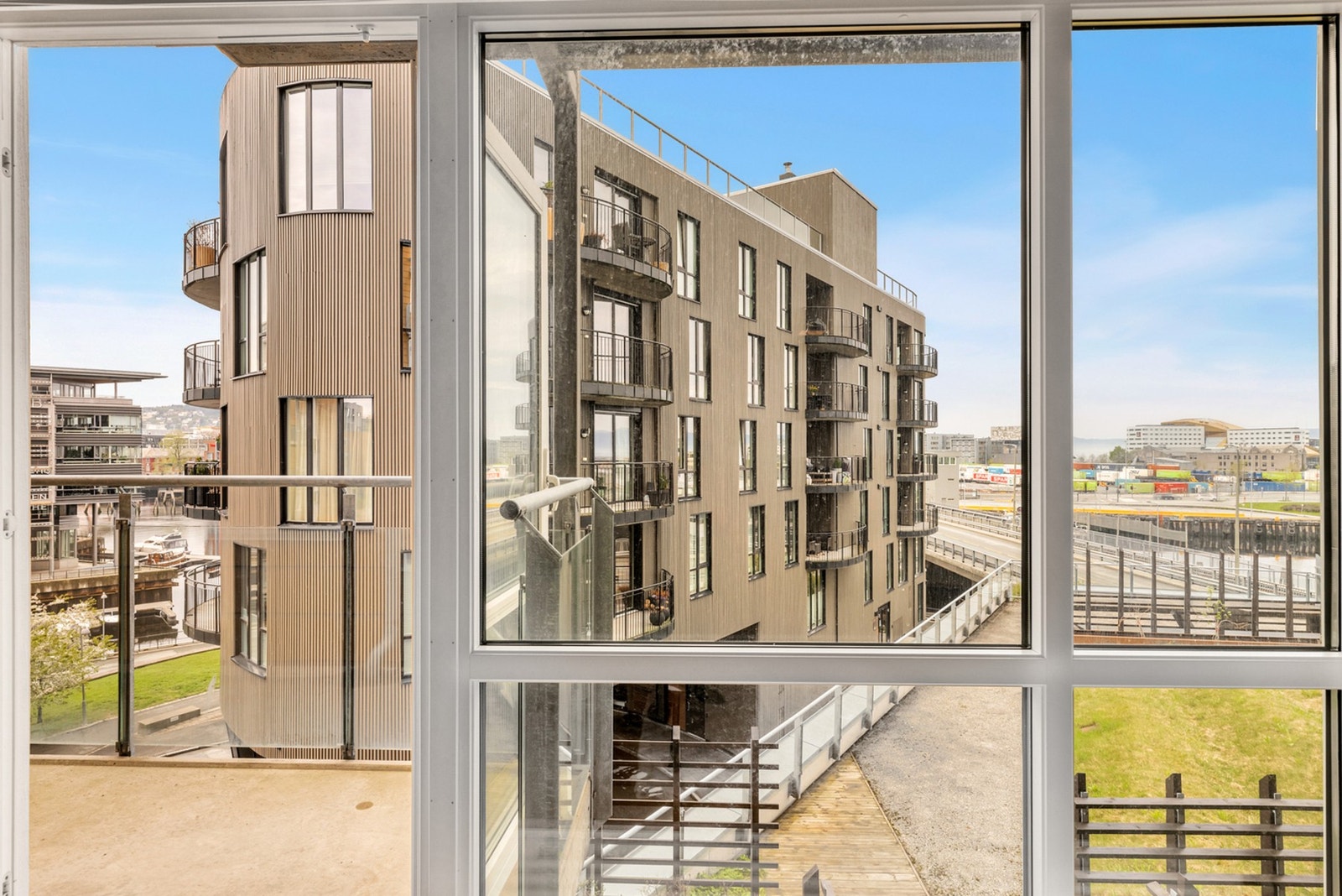 Fra stuen har man utgang til en egen balkong. Galleribilde