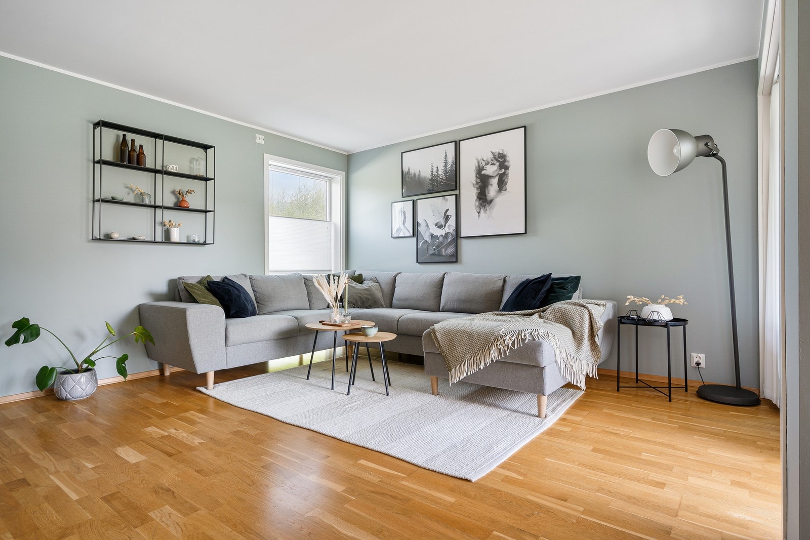 Leiligheten fremstår som pen, moderne og i bra stand. Galleribilde