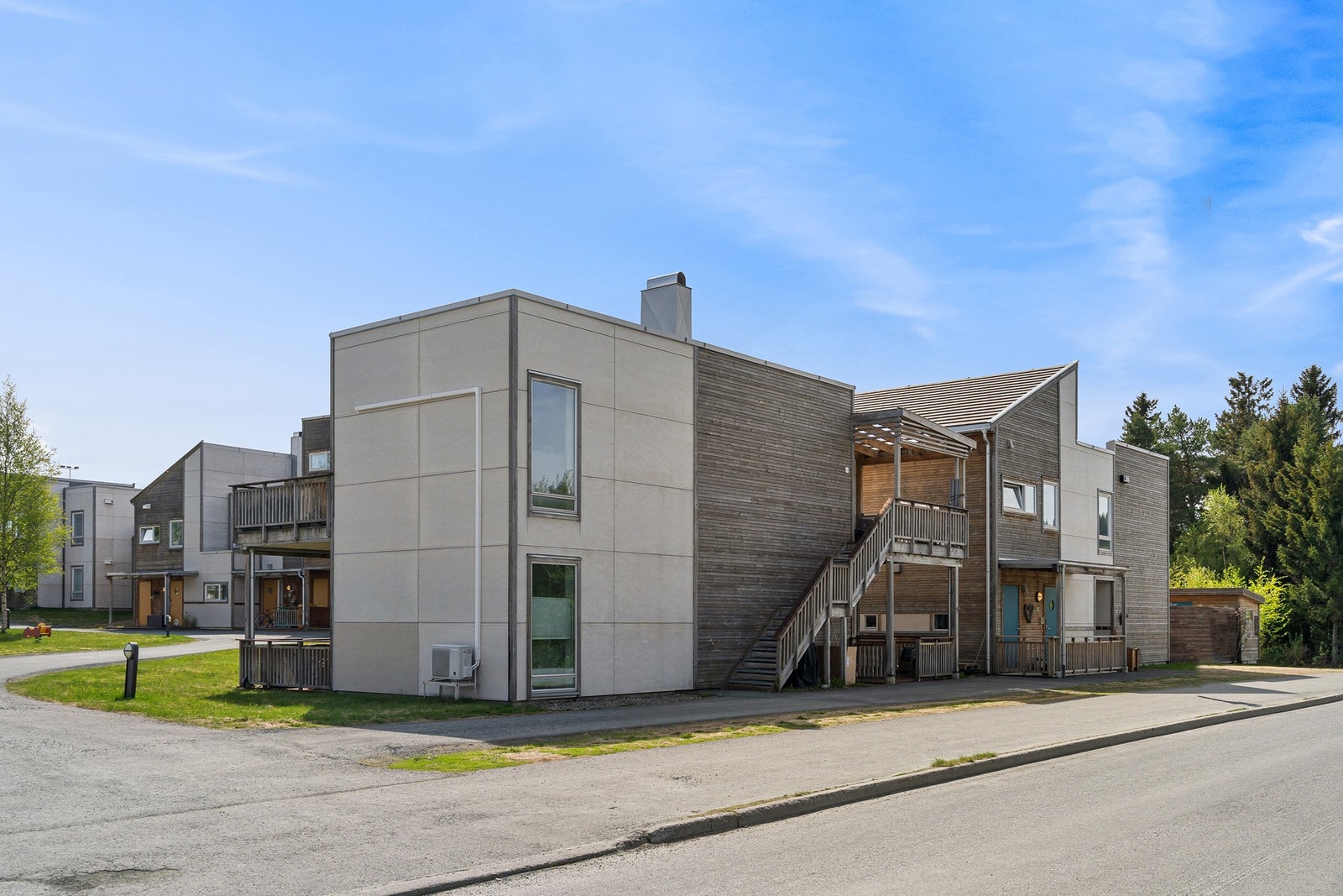 Brekkåsgrenda er et veletablert borettslag på Gimse med kort vei til skole og idrettsanlegg. Galleribilde
