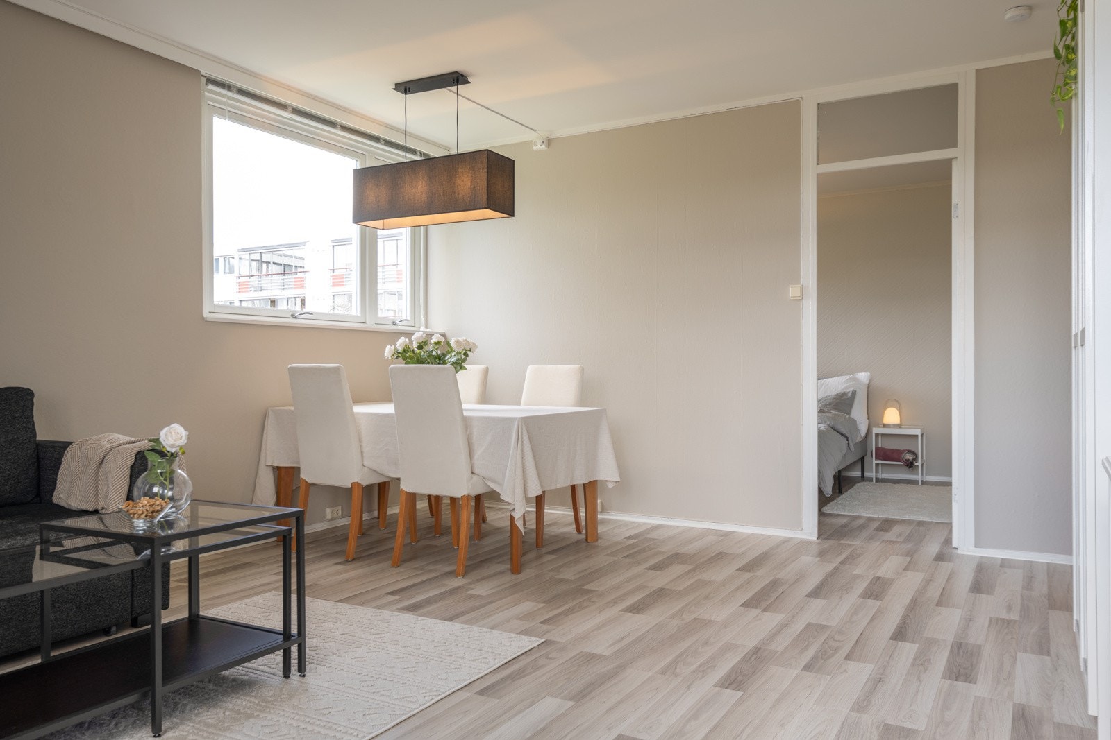 Månedlige felleskostnader inkluderer bla. TV/internett, kommunale avgifter, bygningsforsikring m.m. Galleribilde